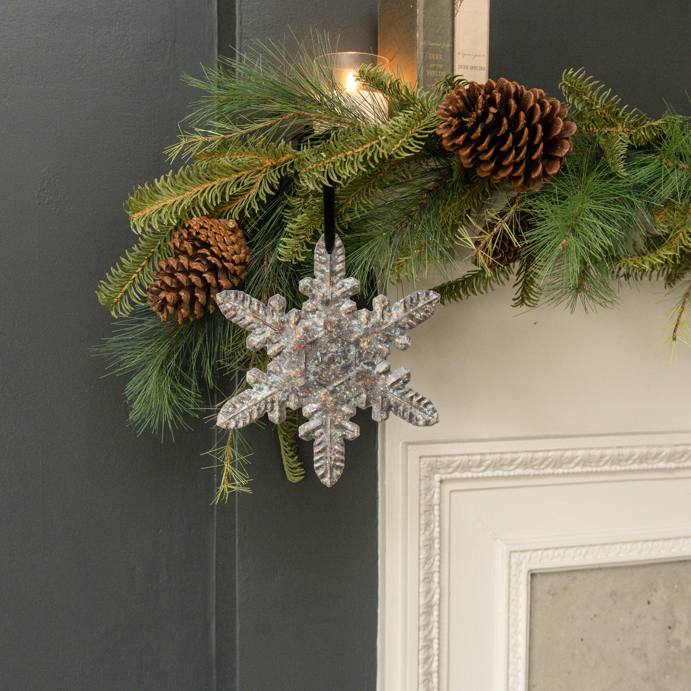 8" HOLLY SNOWFLAKE