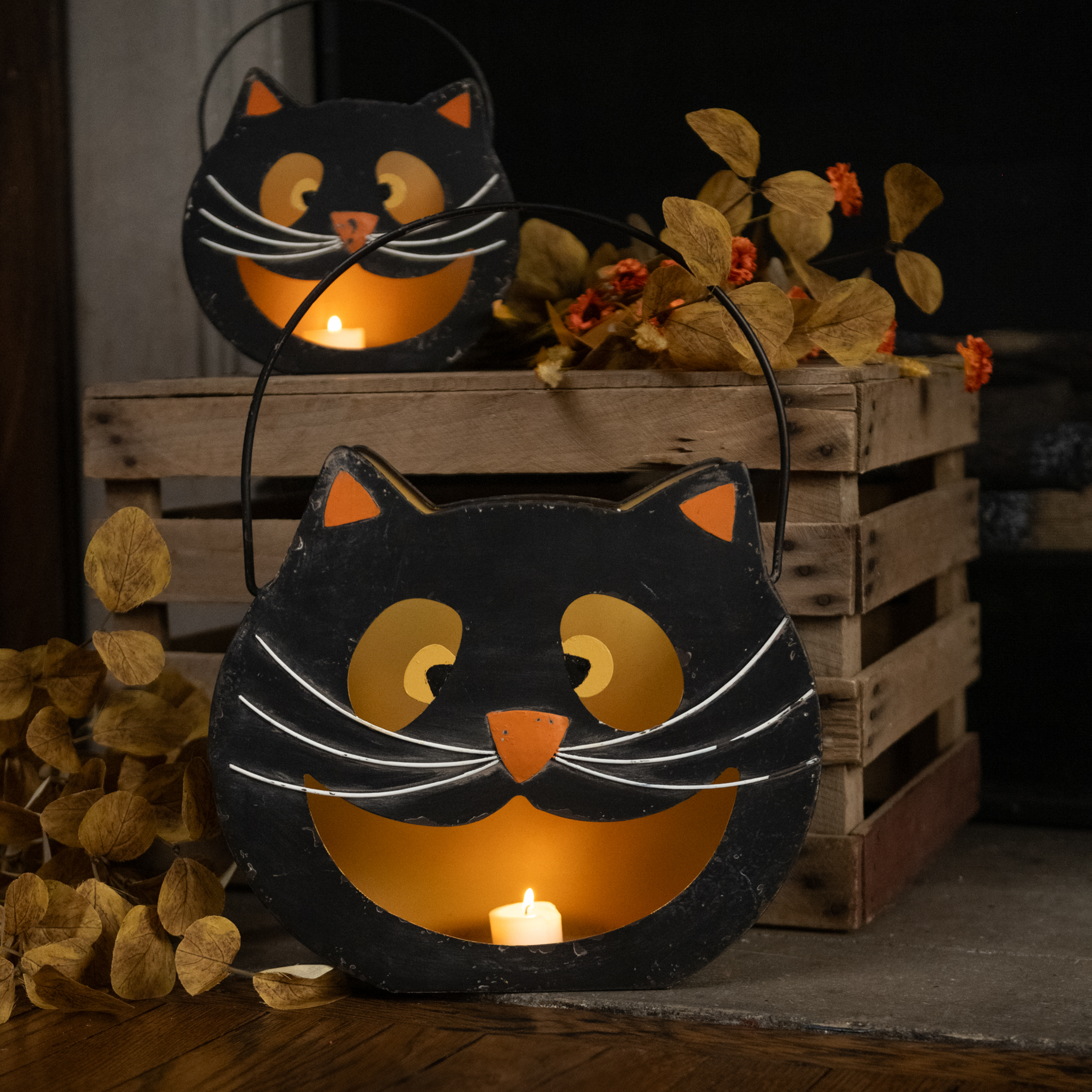 10.75" VINTAGE BLACK CAT BUCKET