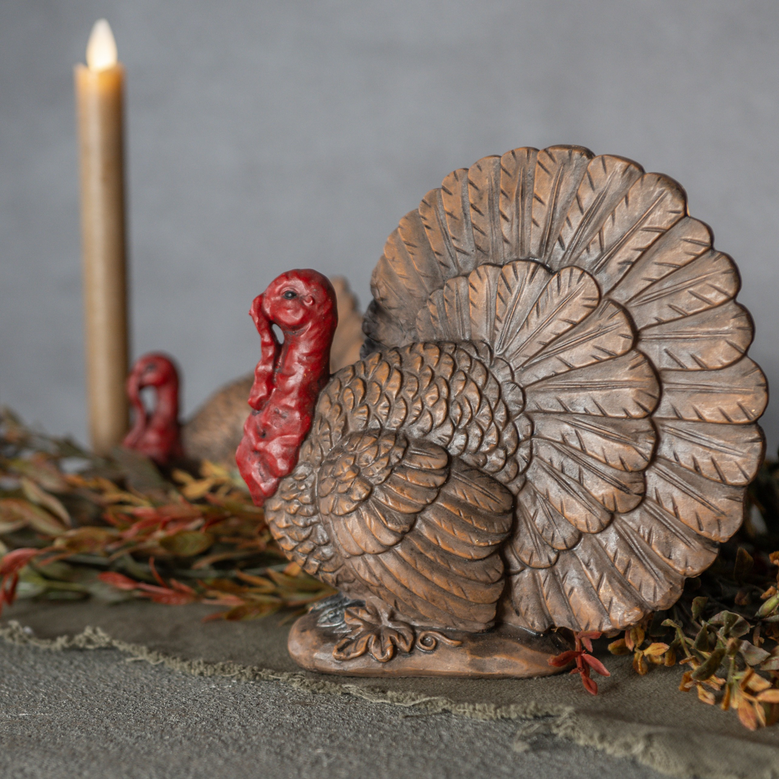 7.5" BROWN & RED TABLETOP TURKEY