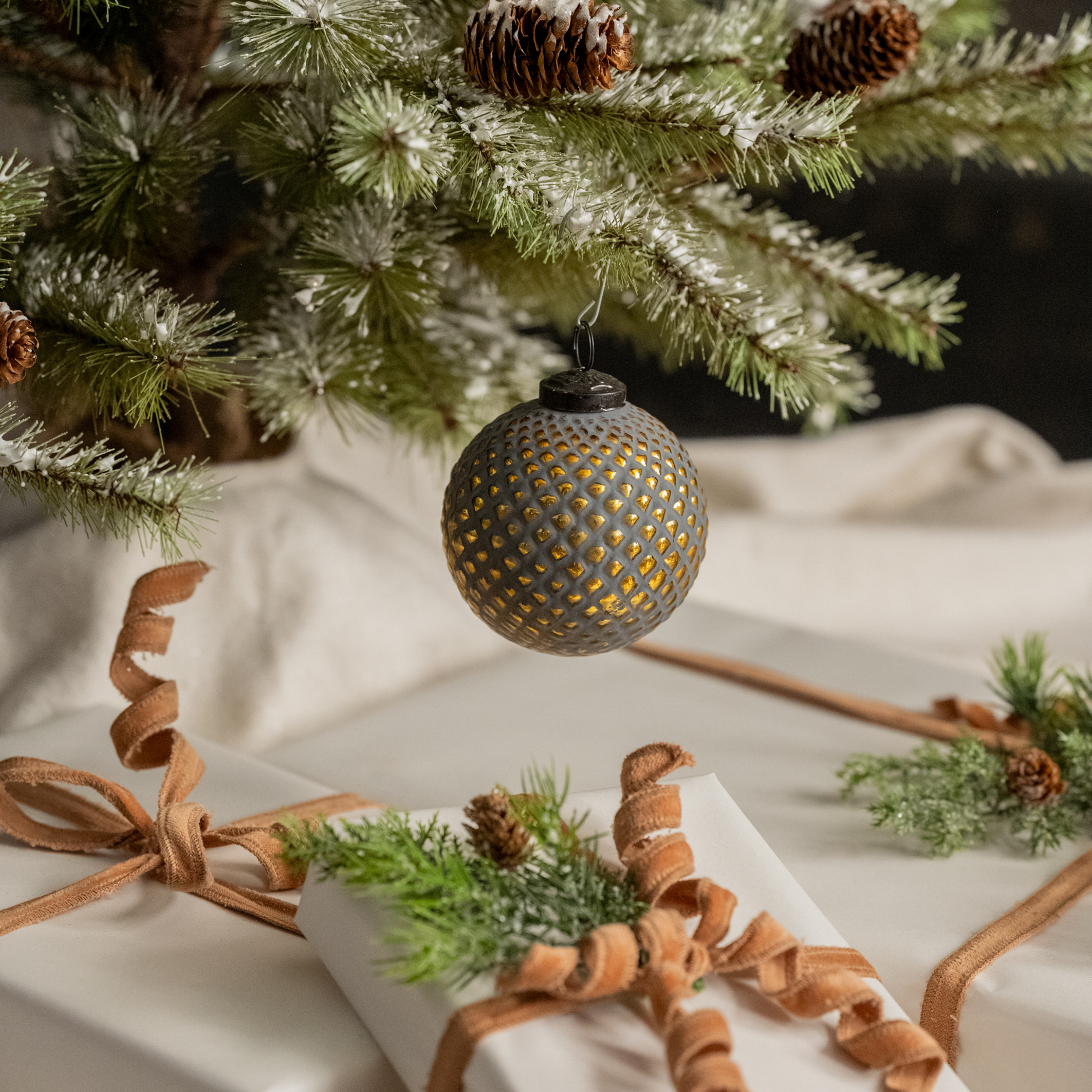 4" GOLD & GREY KUGEL ORNAMENT