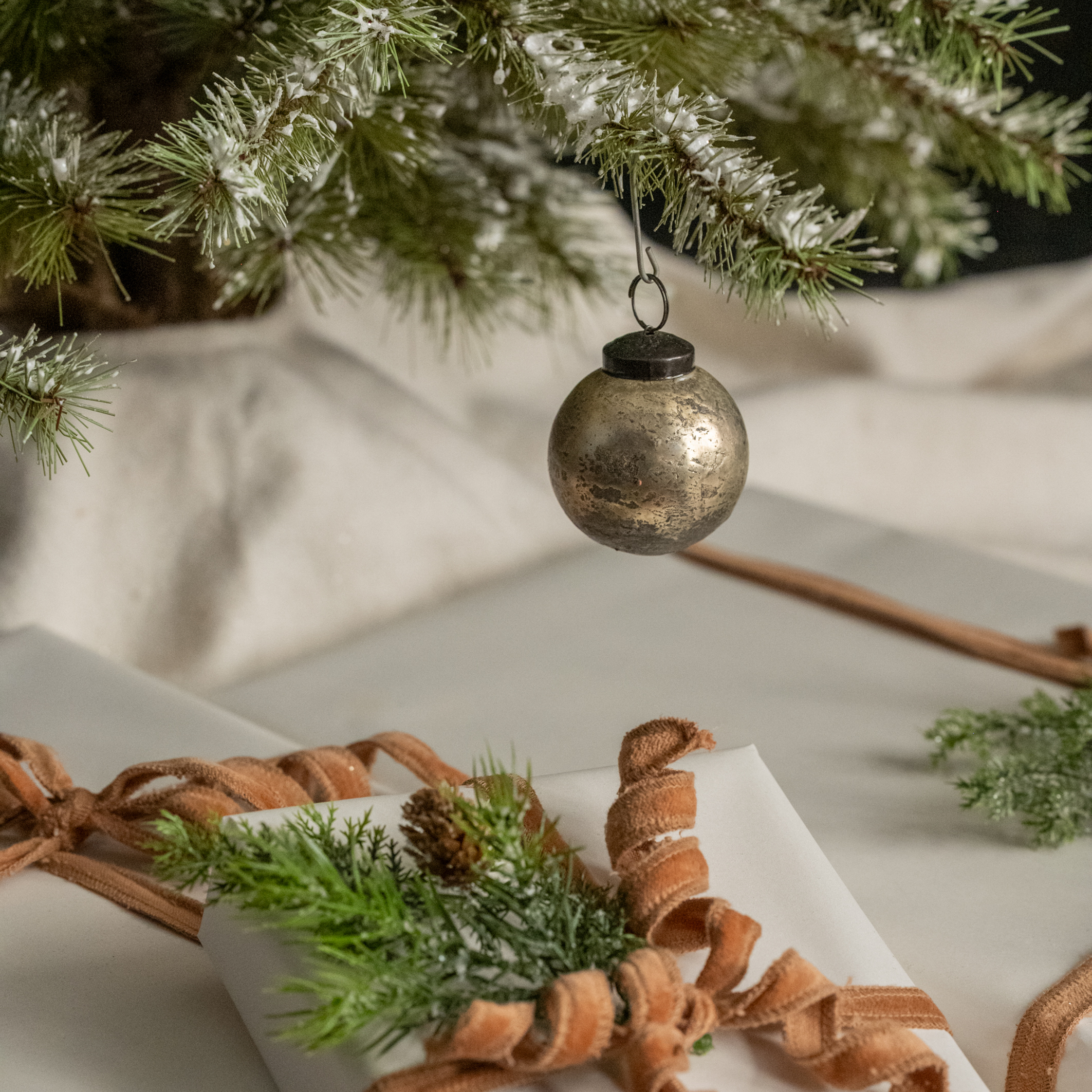 2" SILVER CRACKLE KUGEL ORNAMENT