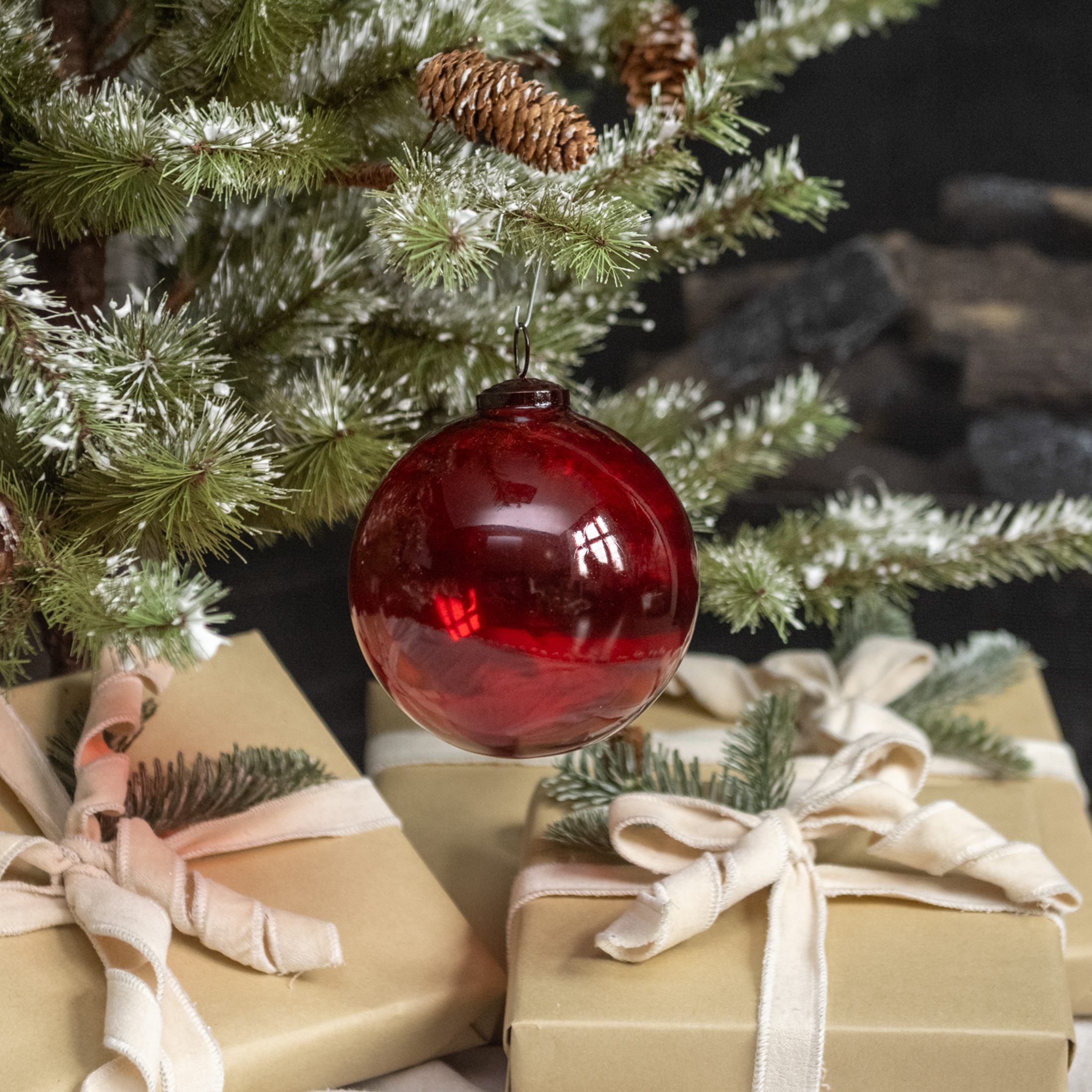 5" FIRE RED GLASS ORNAMENT