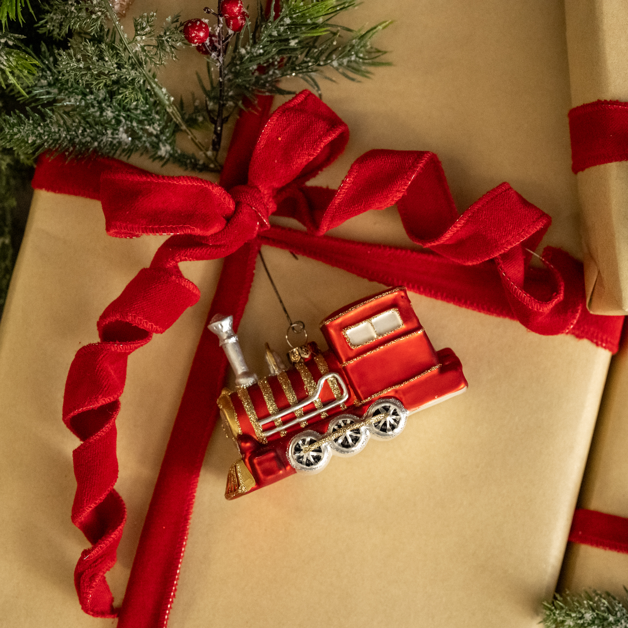 TRAIN ENGINE ORNAMENT