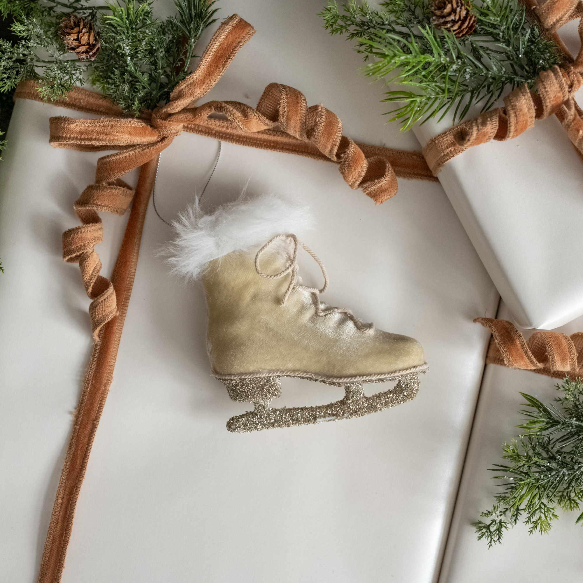 OATMEAL VELVET ICE SKATE ORNAMENT