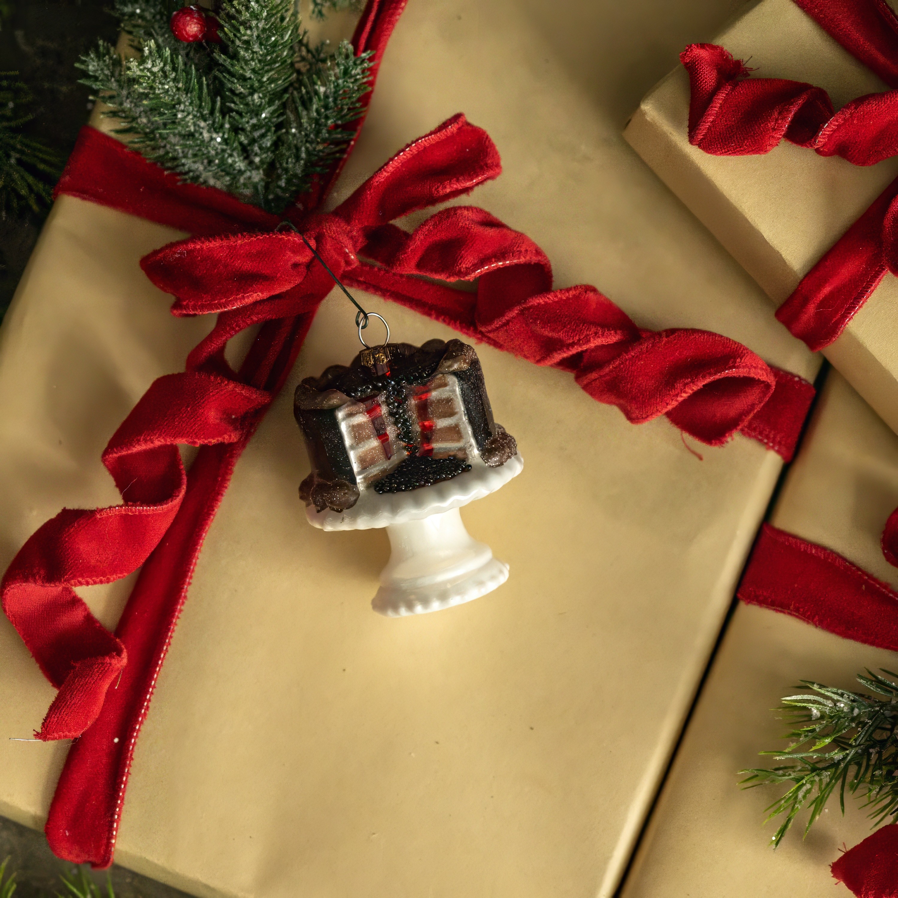 CHOCOLATE CAKE ORNAMENT
