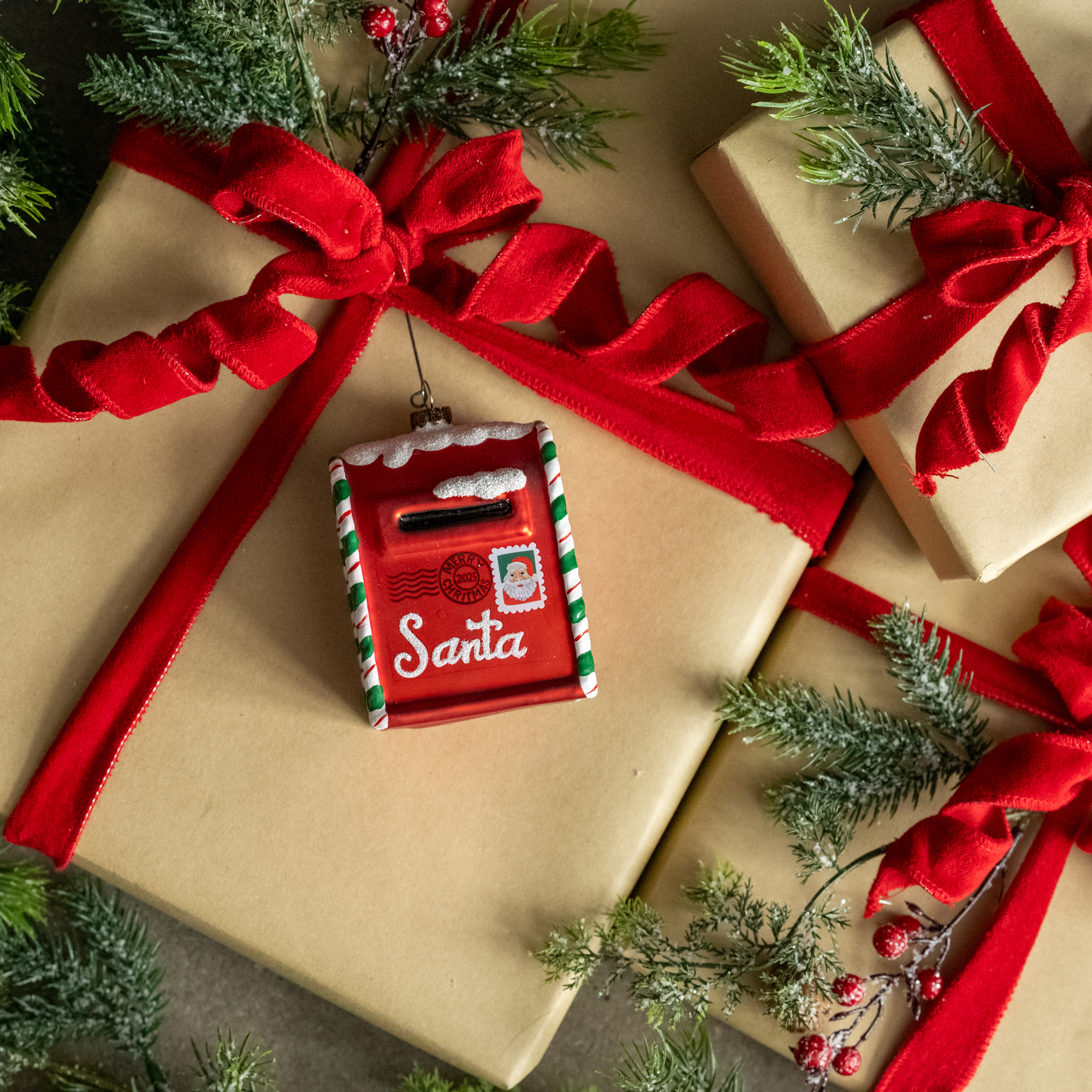 RED LETTERS TO SANTA MAILBOX ORNAMENT