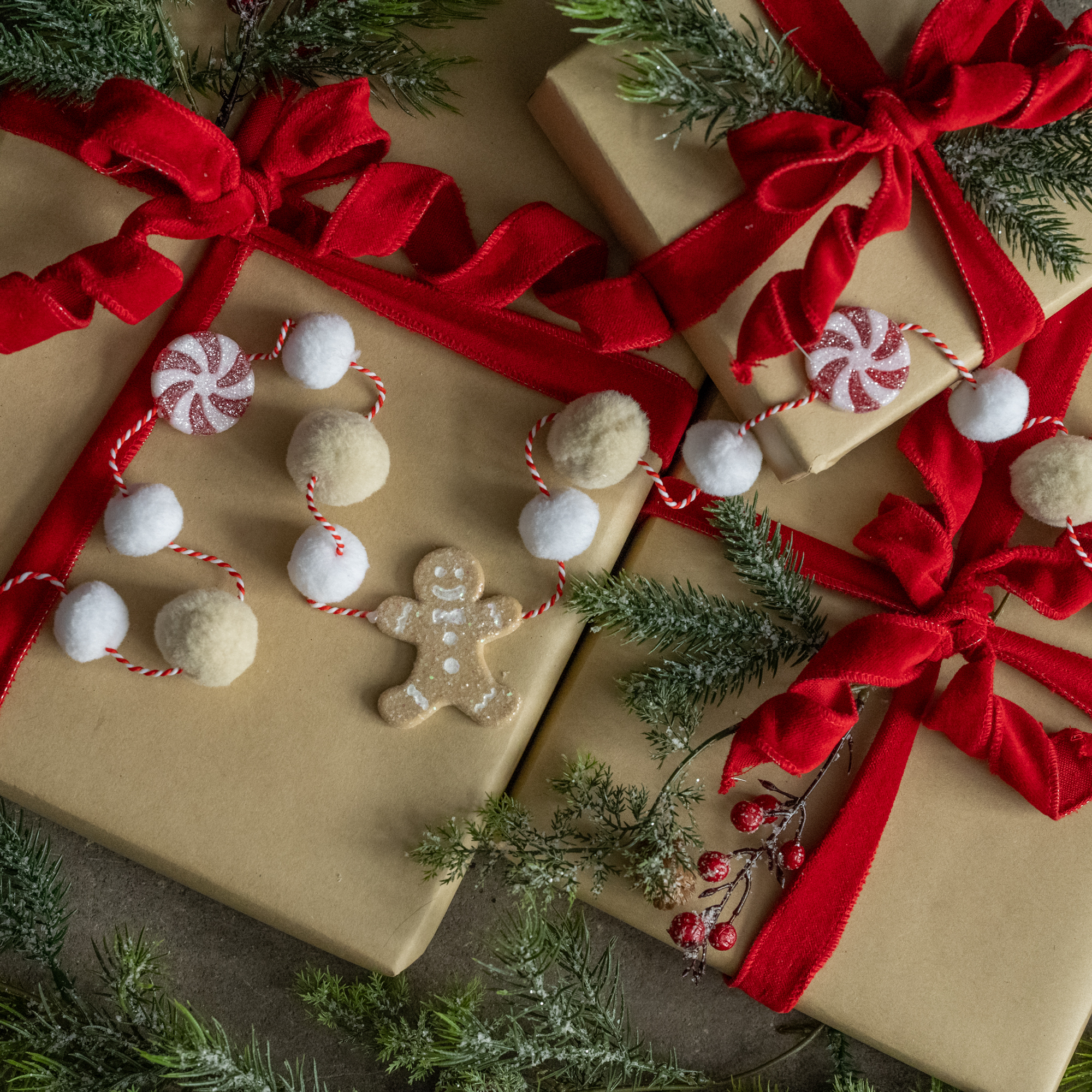 6' GINGERBREAD & PEPPERMINT GARLAND