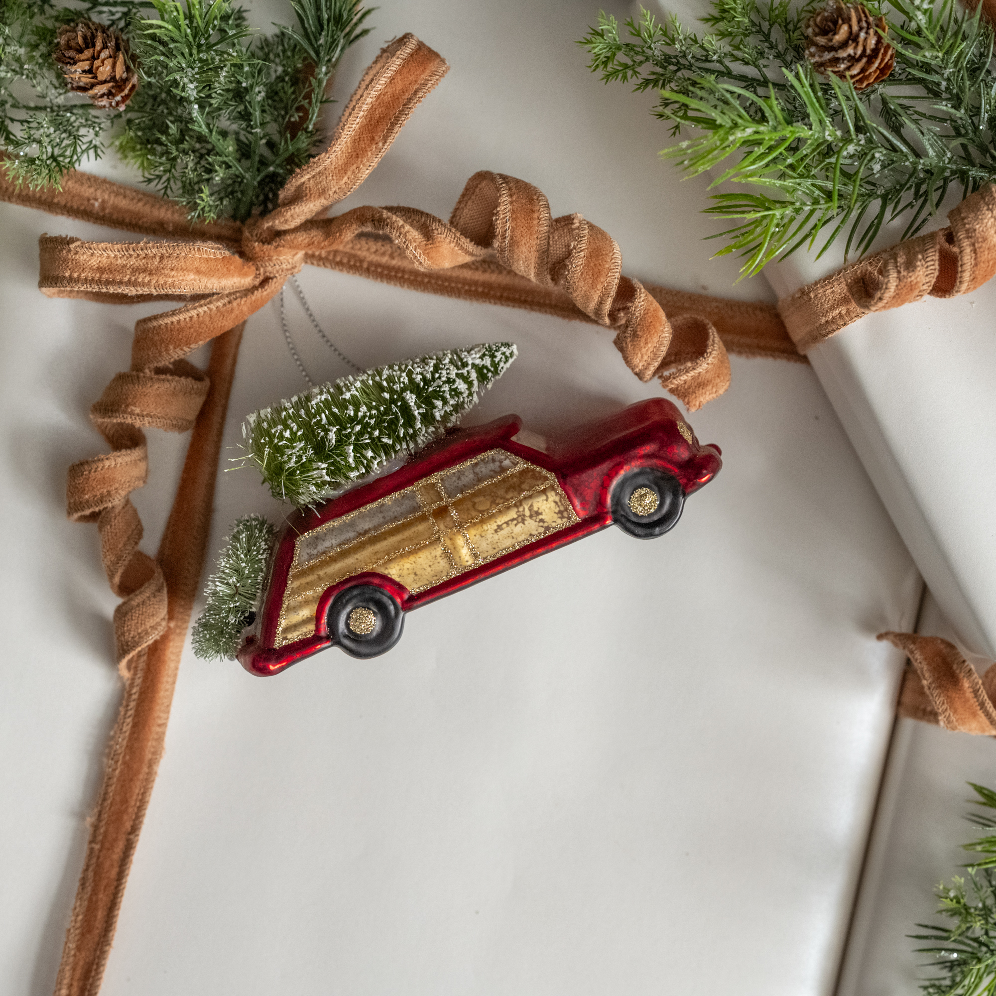 RED WOODY ORNAMENT