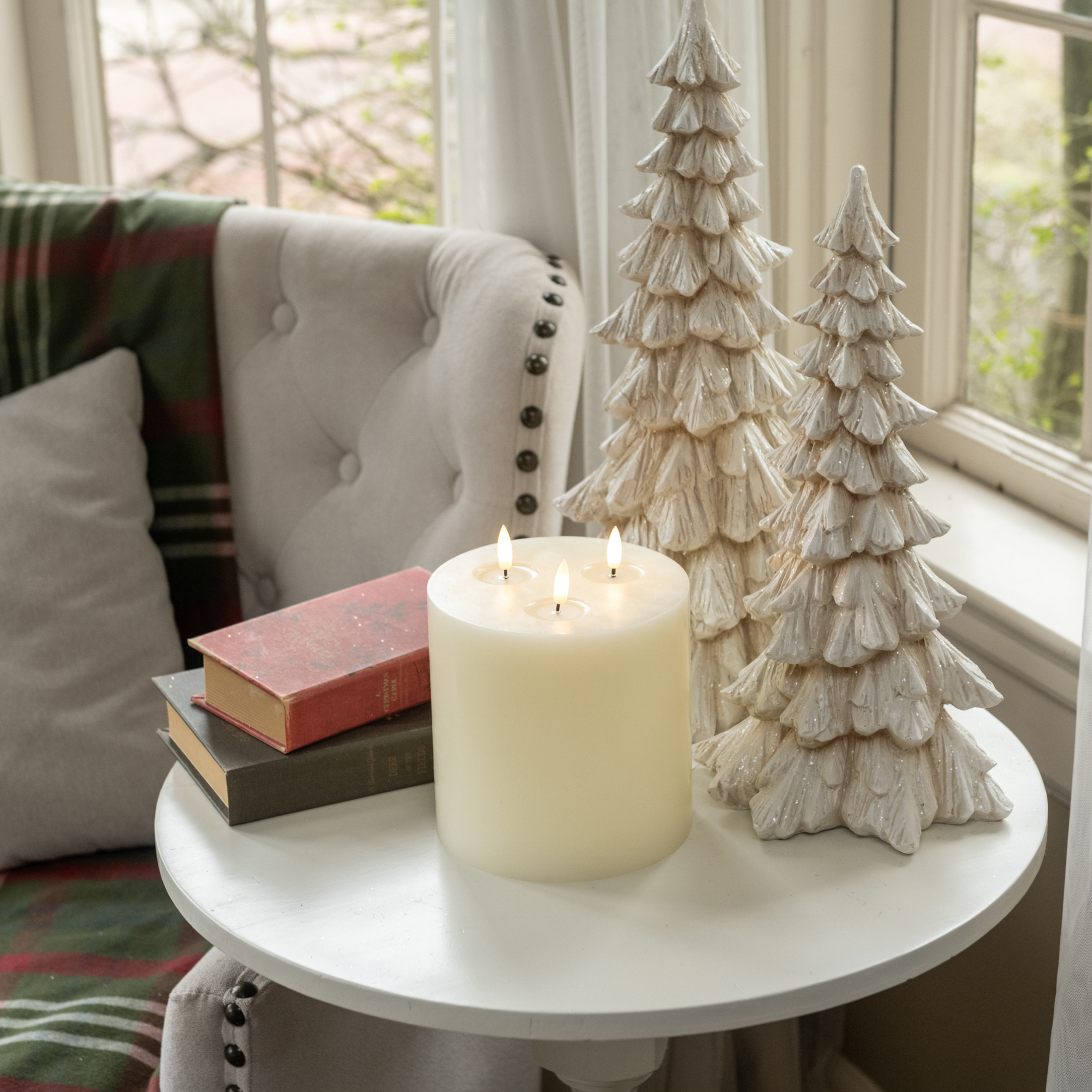 7" CREAM 3 WICK 3D FLAME CANDLE