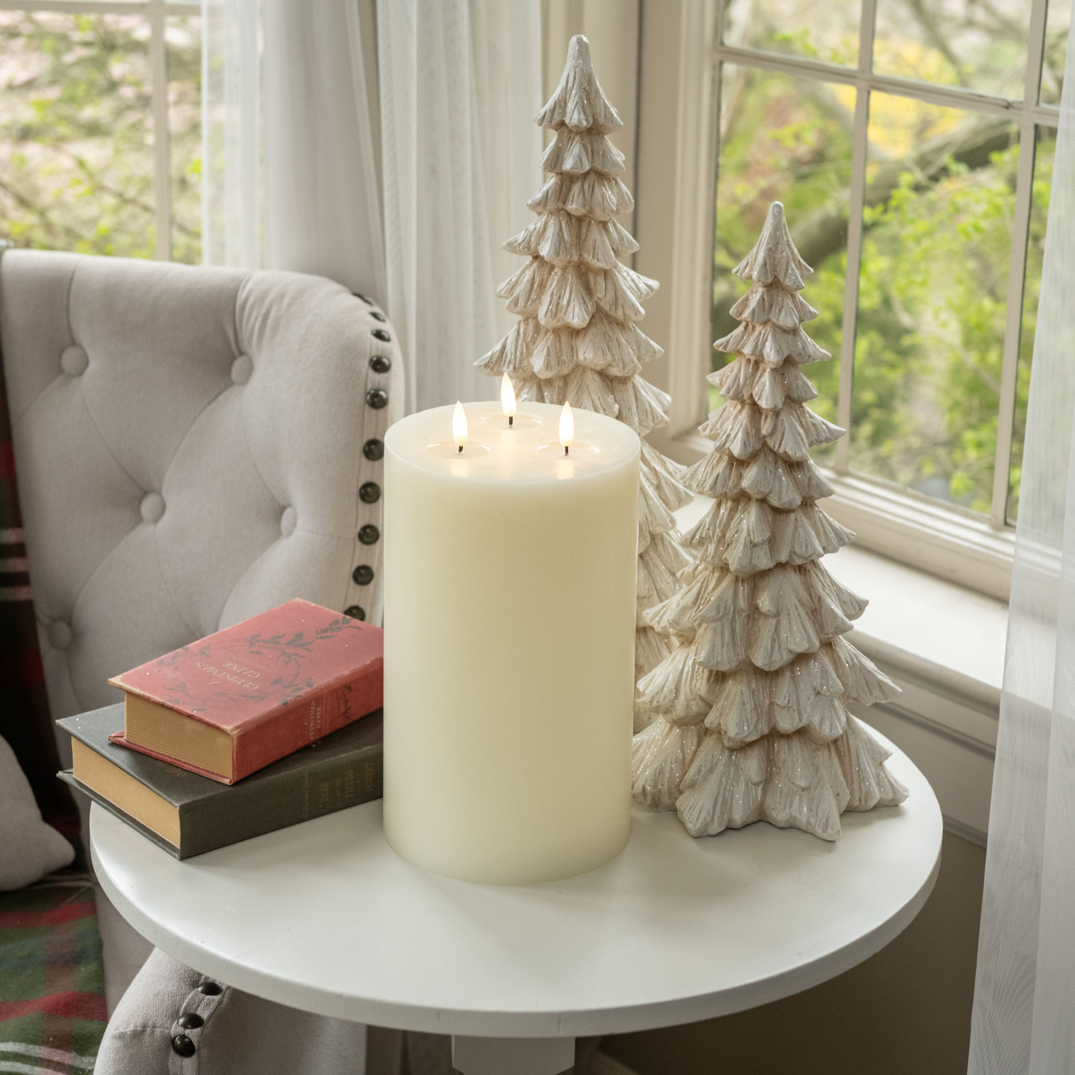 11" CREAM 3 WICK 3D FLAME CANDLE