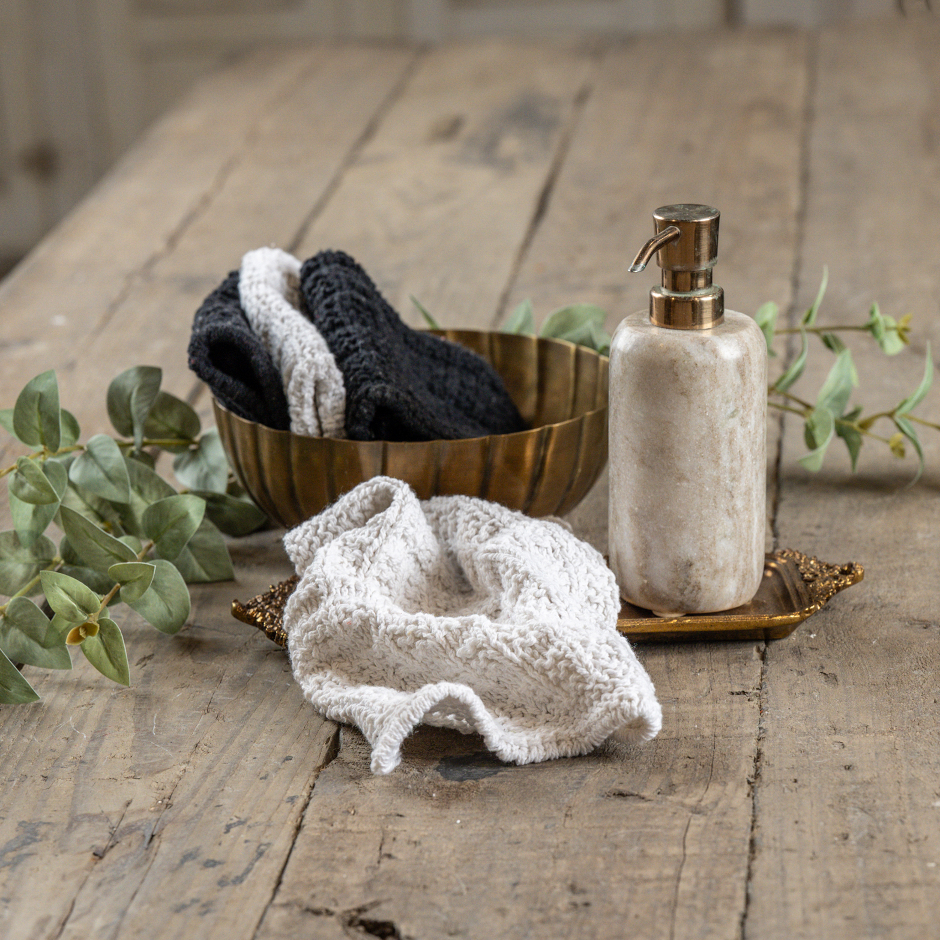 SET/4 BLACK & WHITE KNIT WASHCLOTHS