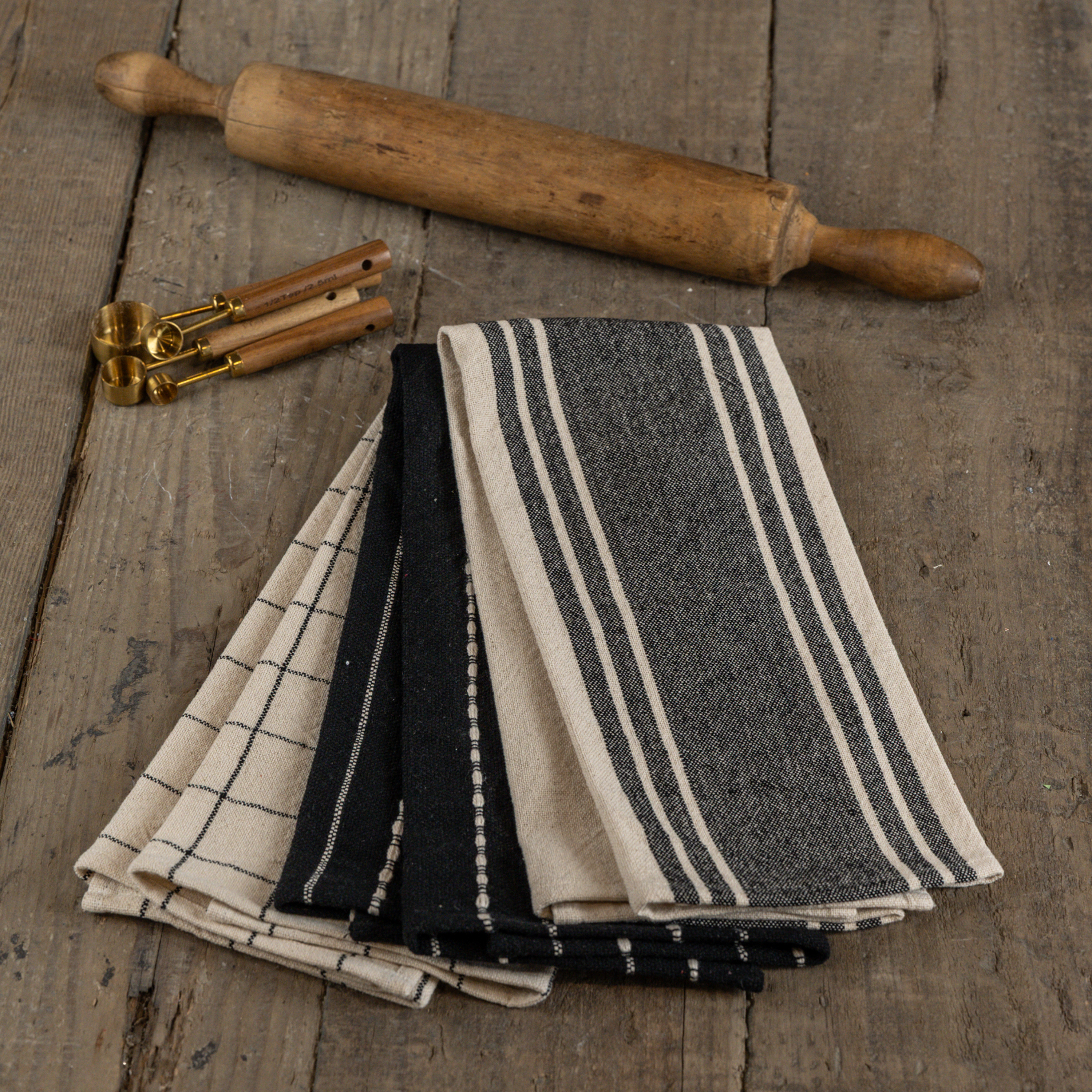 SET/ 3 BLACK & CREAM KITCHEN TOWELS