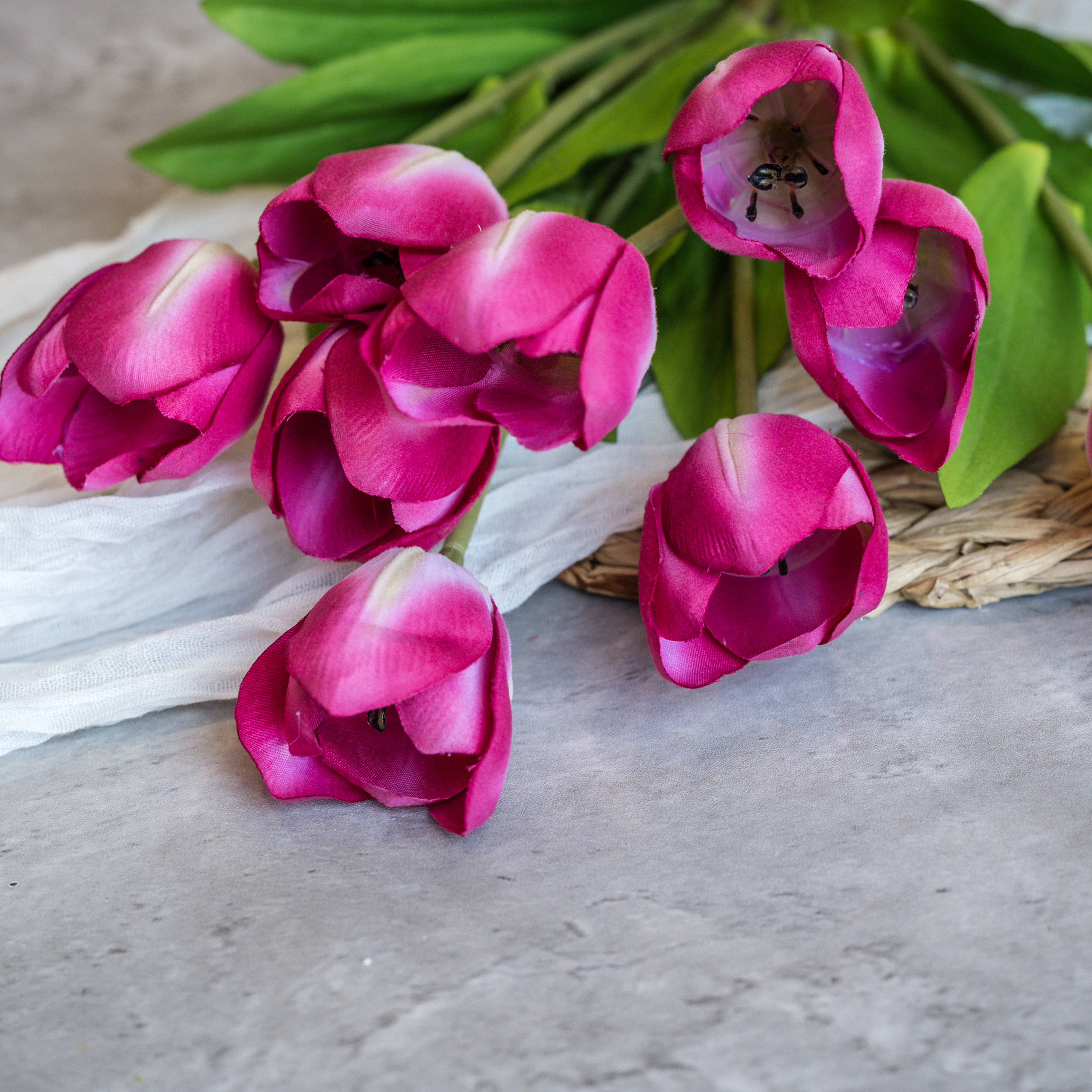 18.5" DARK PINK TULIP BUSH