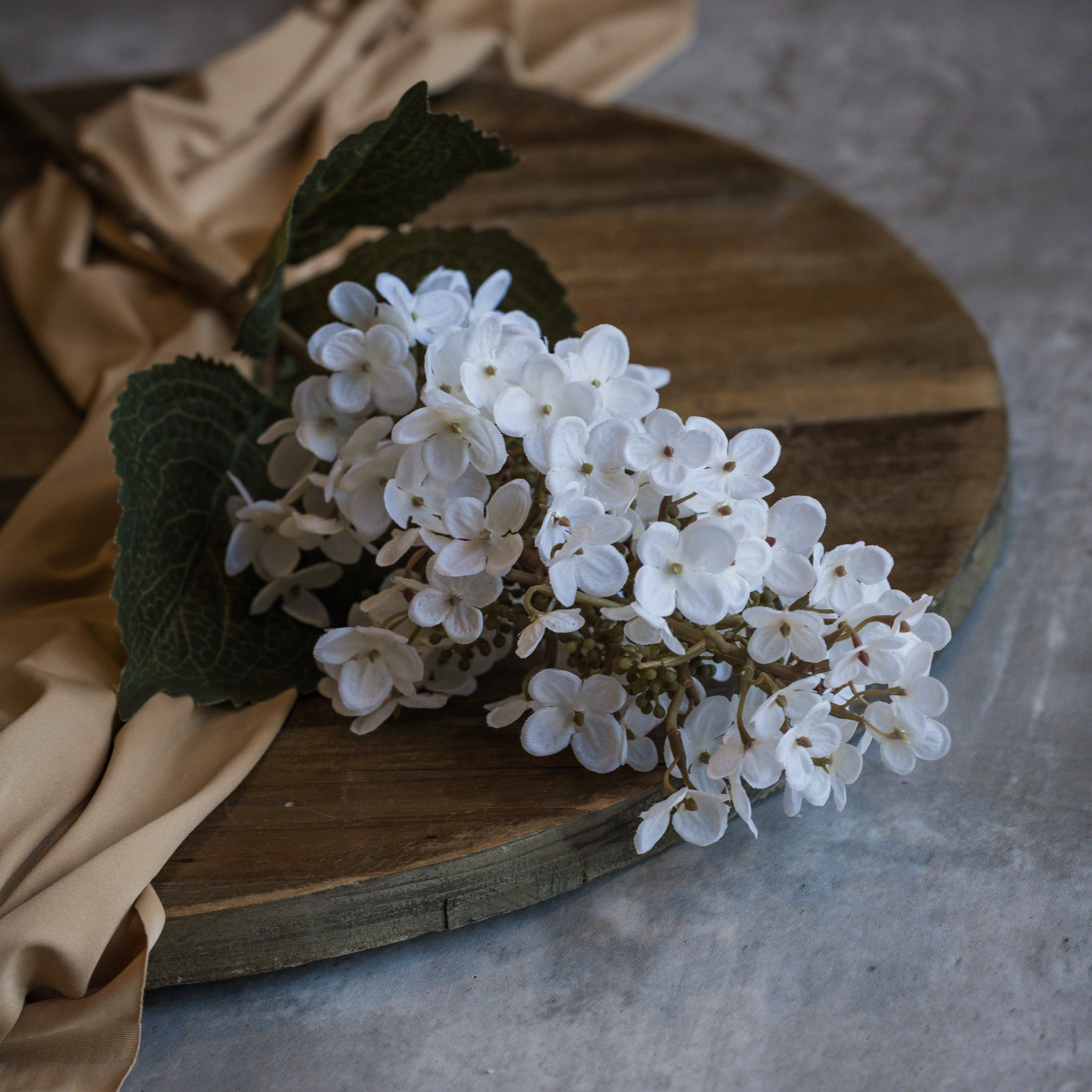 32.5" WHITE LILAC STEM
