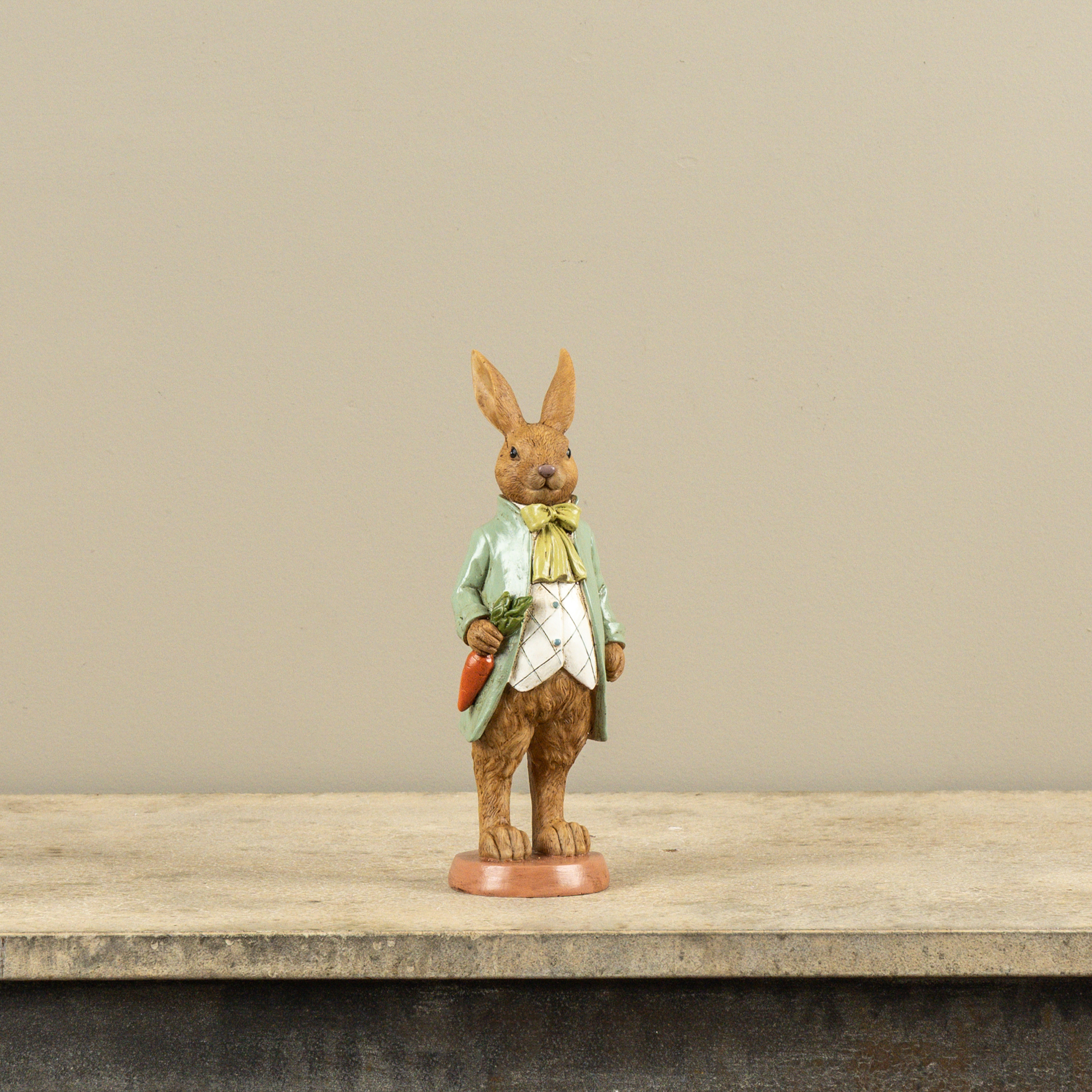 9.5" BUNNY W/ CARROT