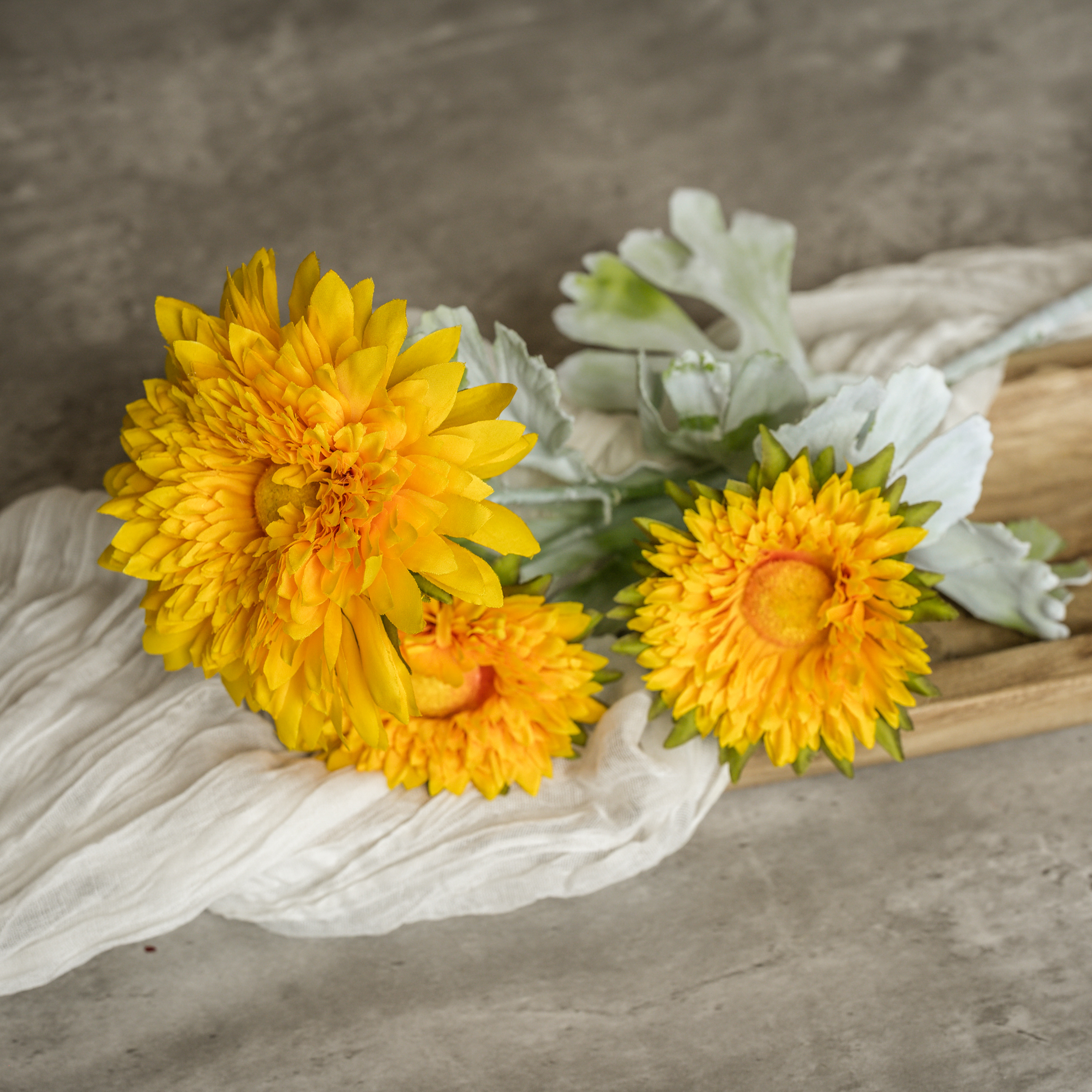 25.5" YELLOW GARDEN MUM STEM
