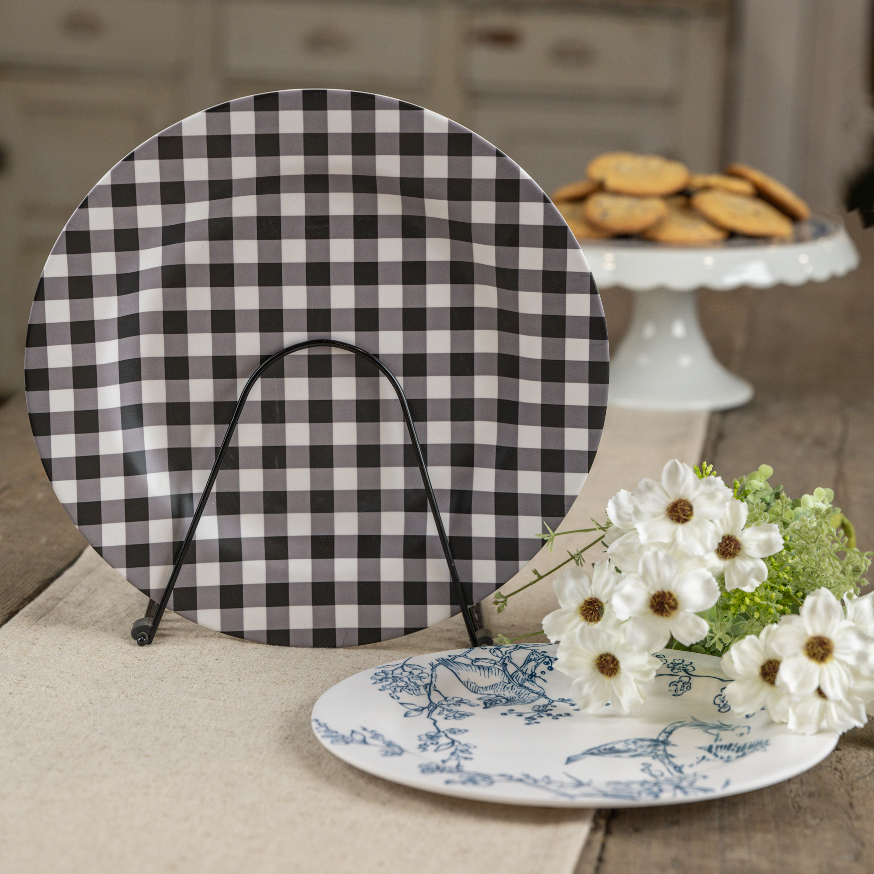 BLACK & WHITE GINGHAM CHARGER
