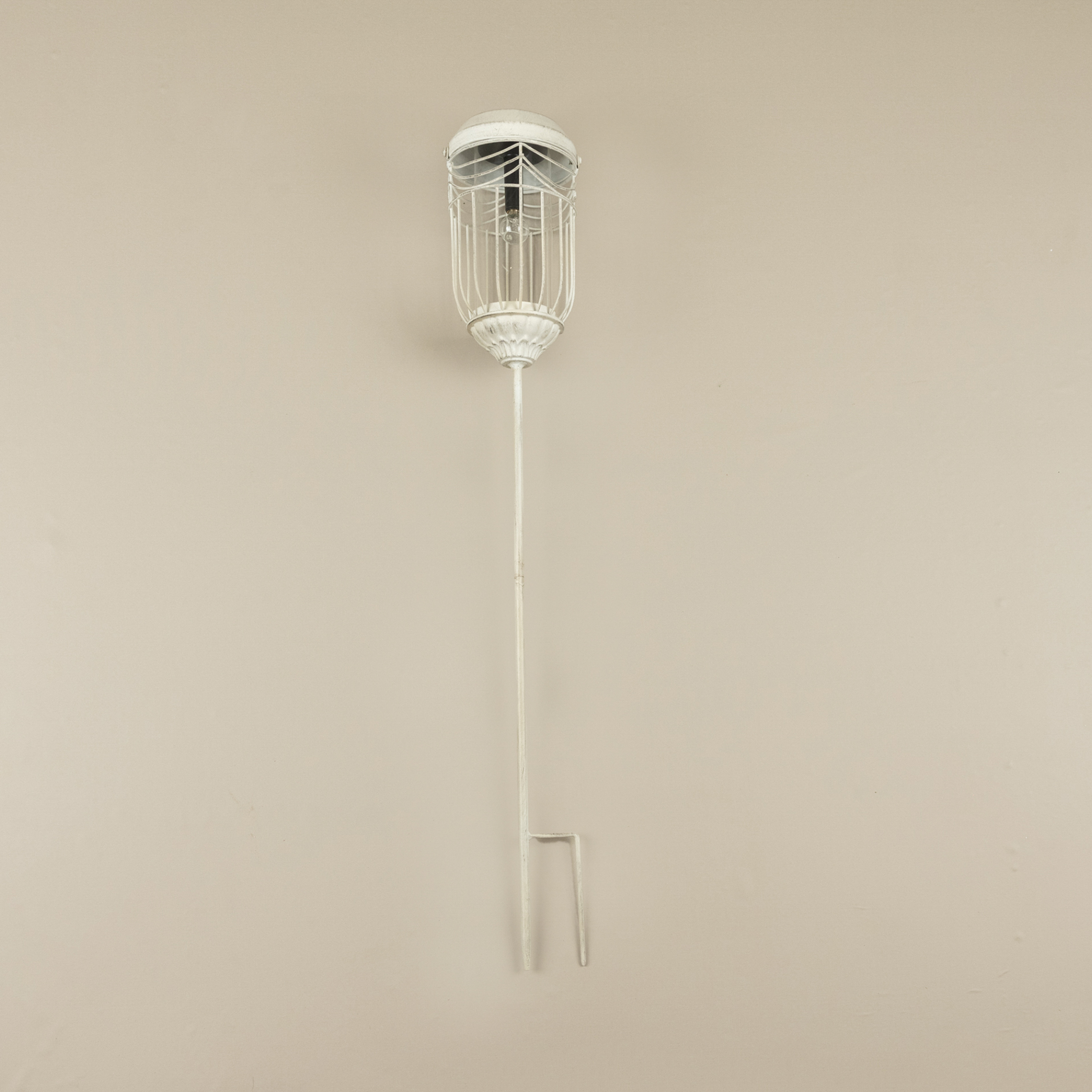 WHITE SOLAR LANTERN STAKE