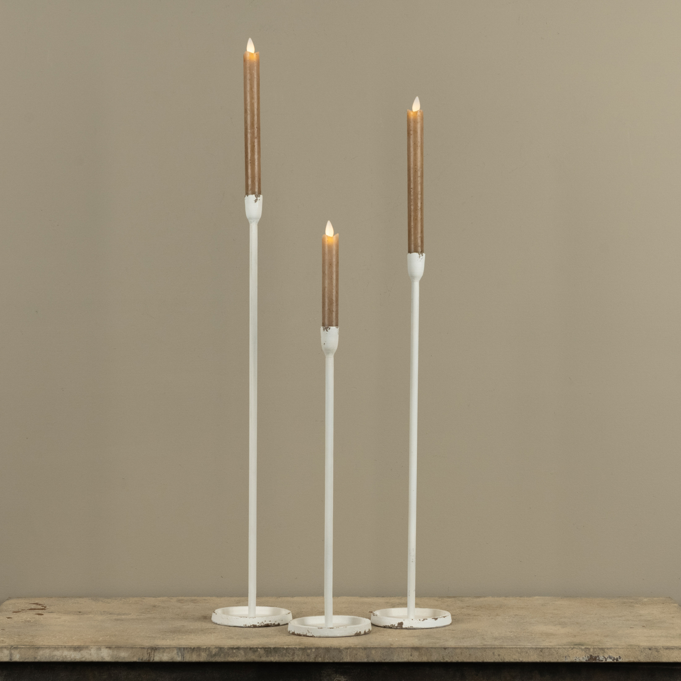 23.25" WHITE NEWTON TAPER CANDLESTICK