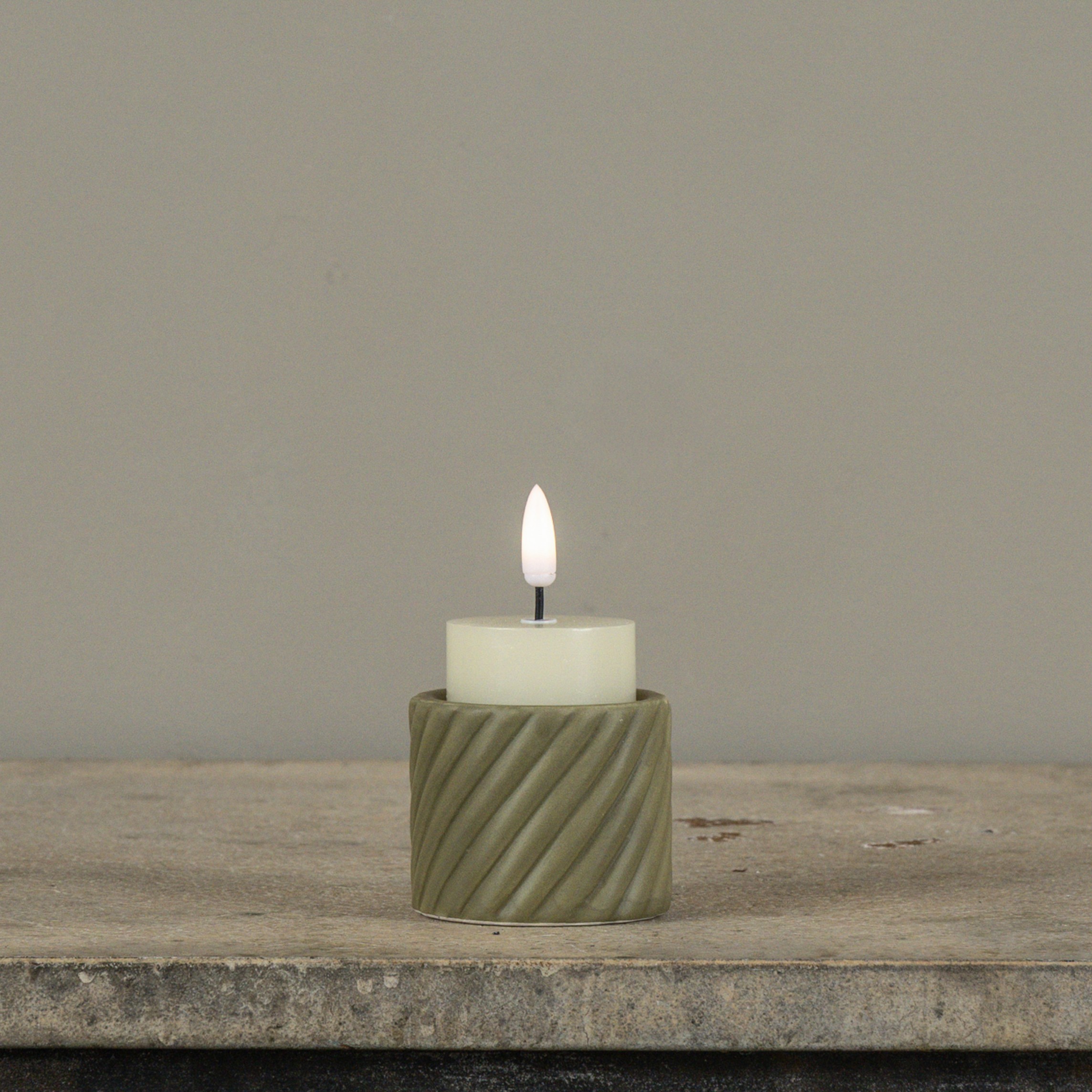 2" GREEN TWISTED TEALIGHT CANDLE HOLDER