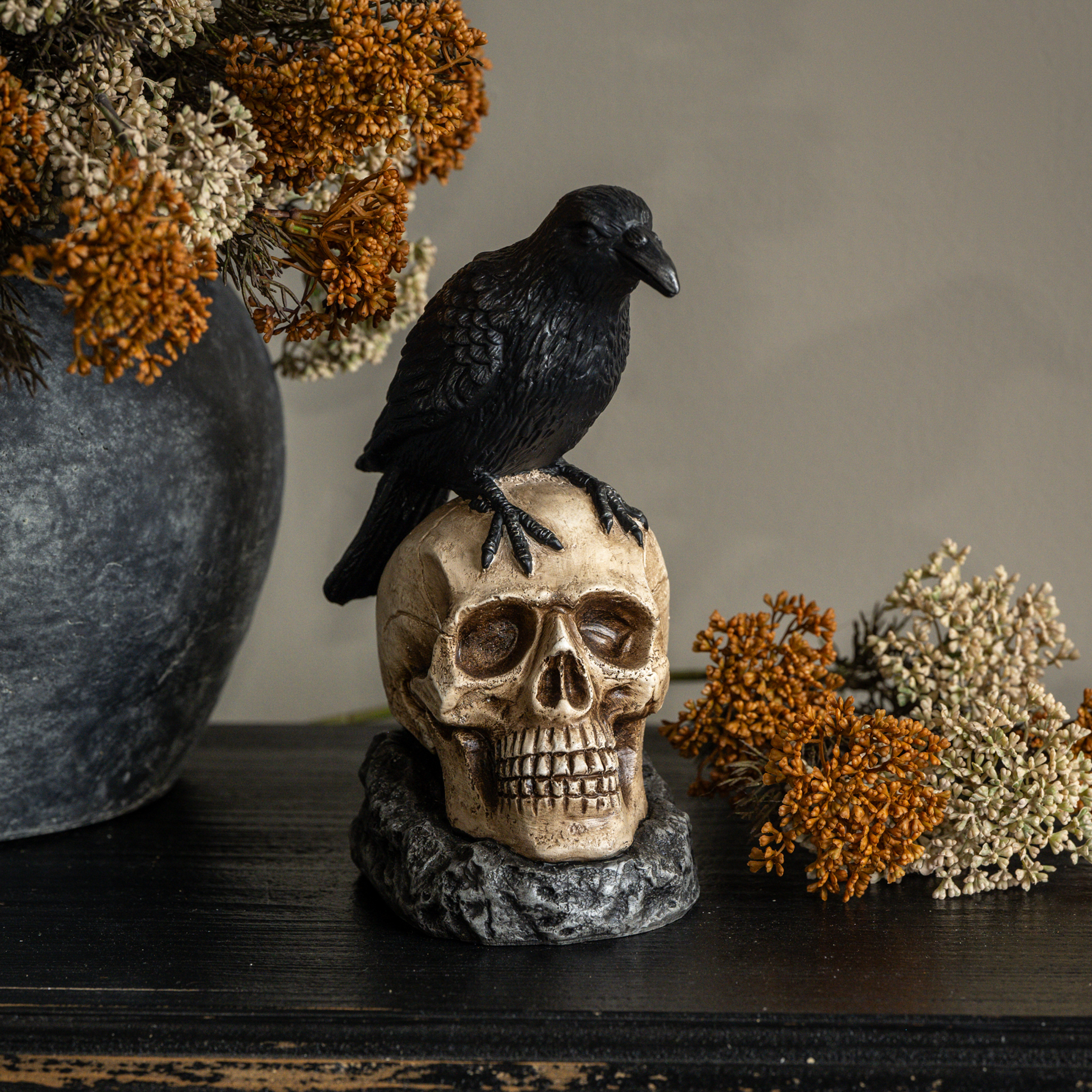 9.75" RAVEN ON SKULL STATUE
