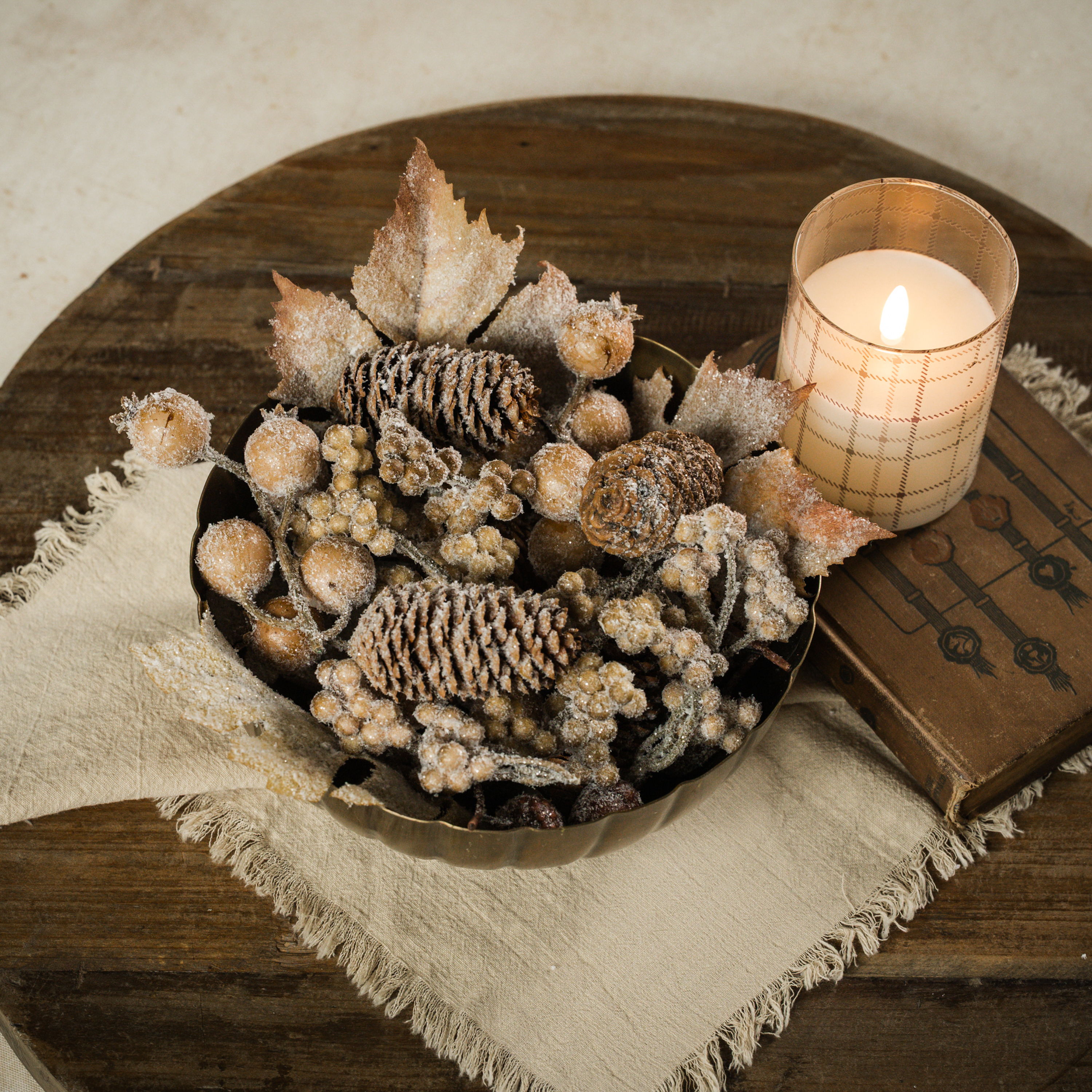 FROSTED WOODLAND BOWL FILLER