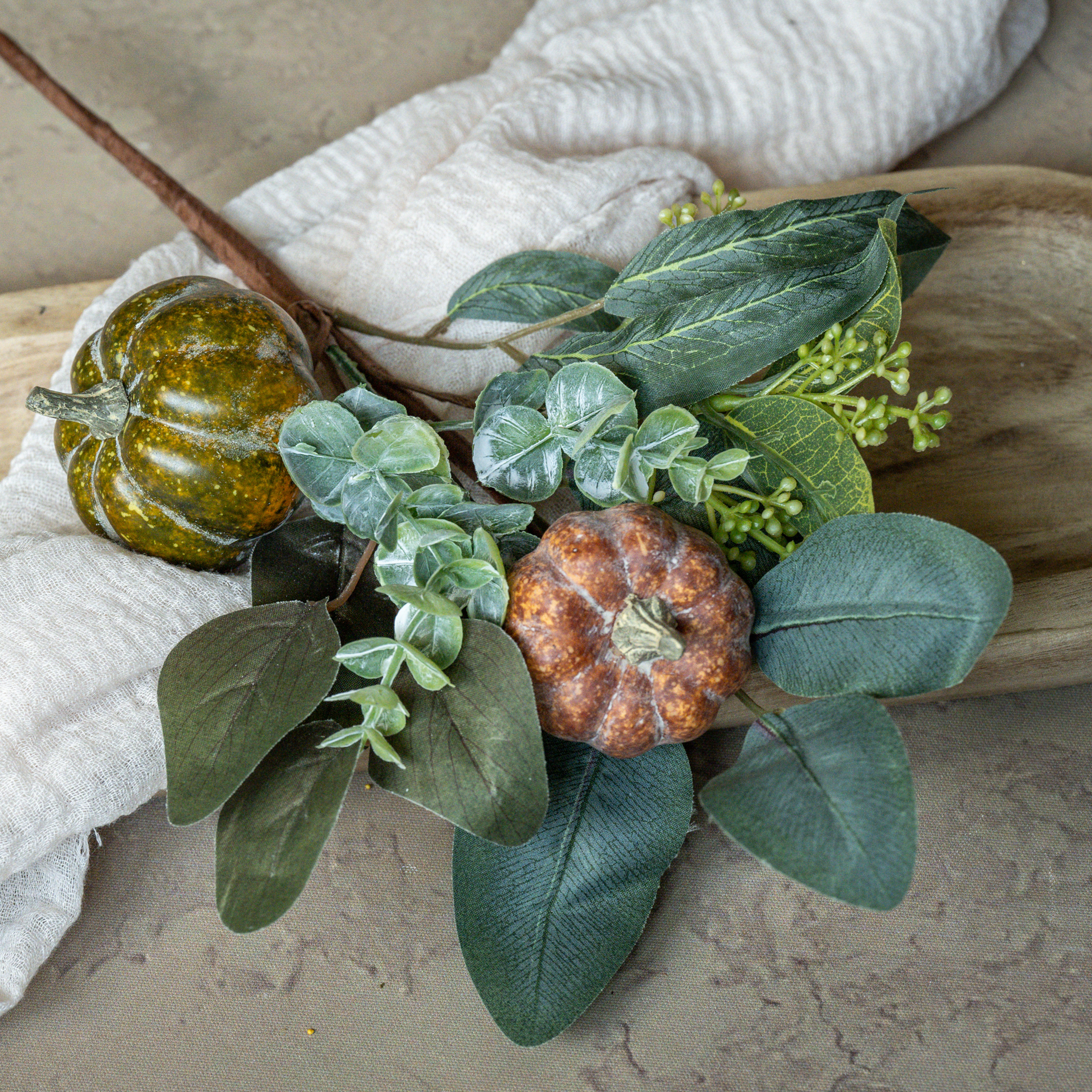 14" PUMPKIN & EUCALYPTUS PICK