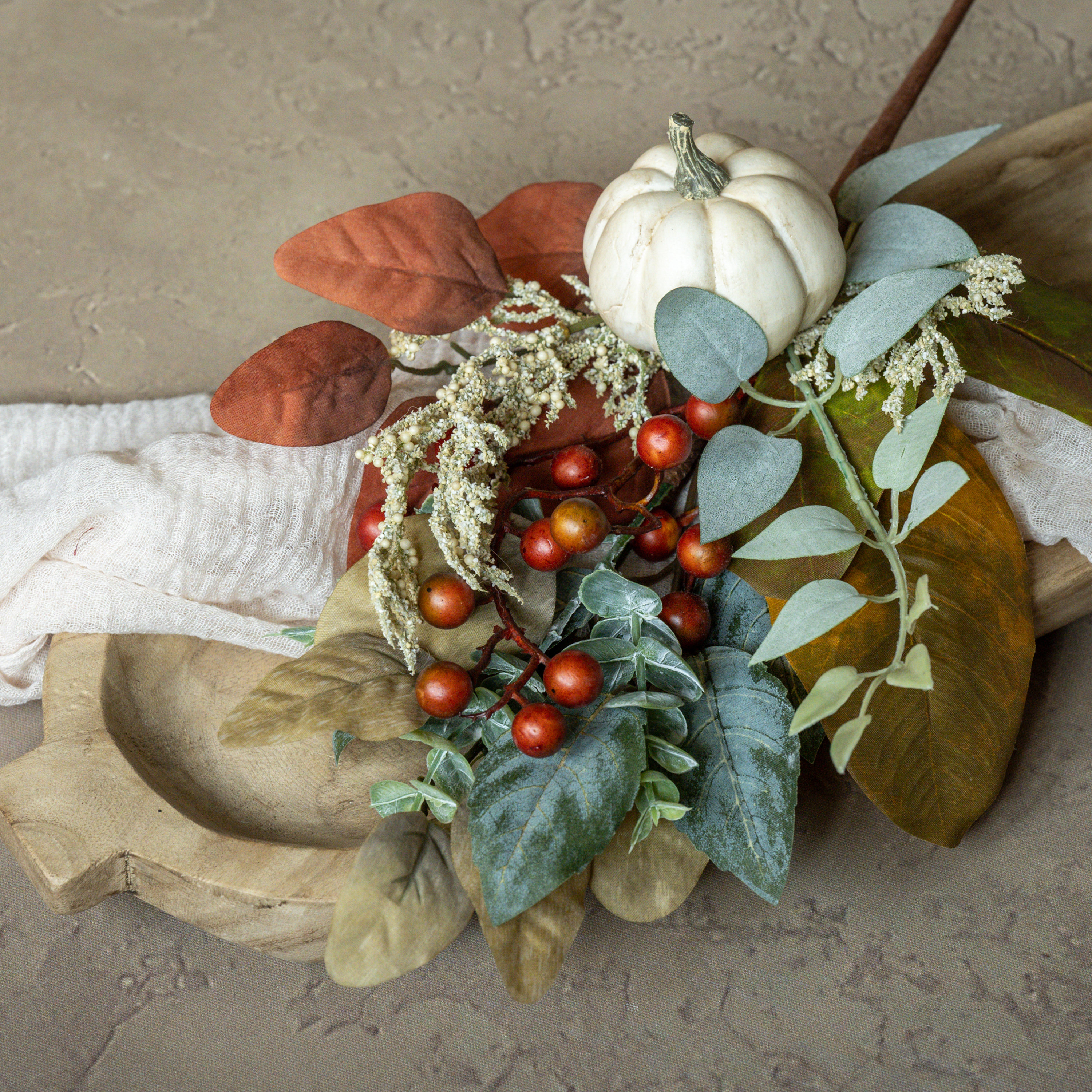 19" PUMPKIN, EUCALYPTUS & BERRIES SPRAY