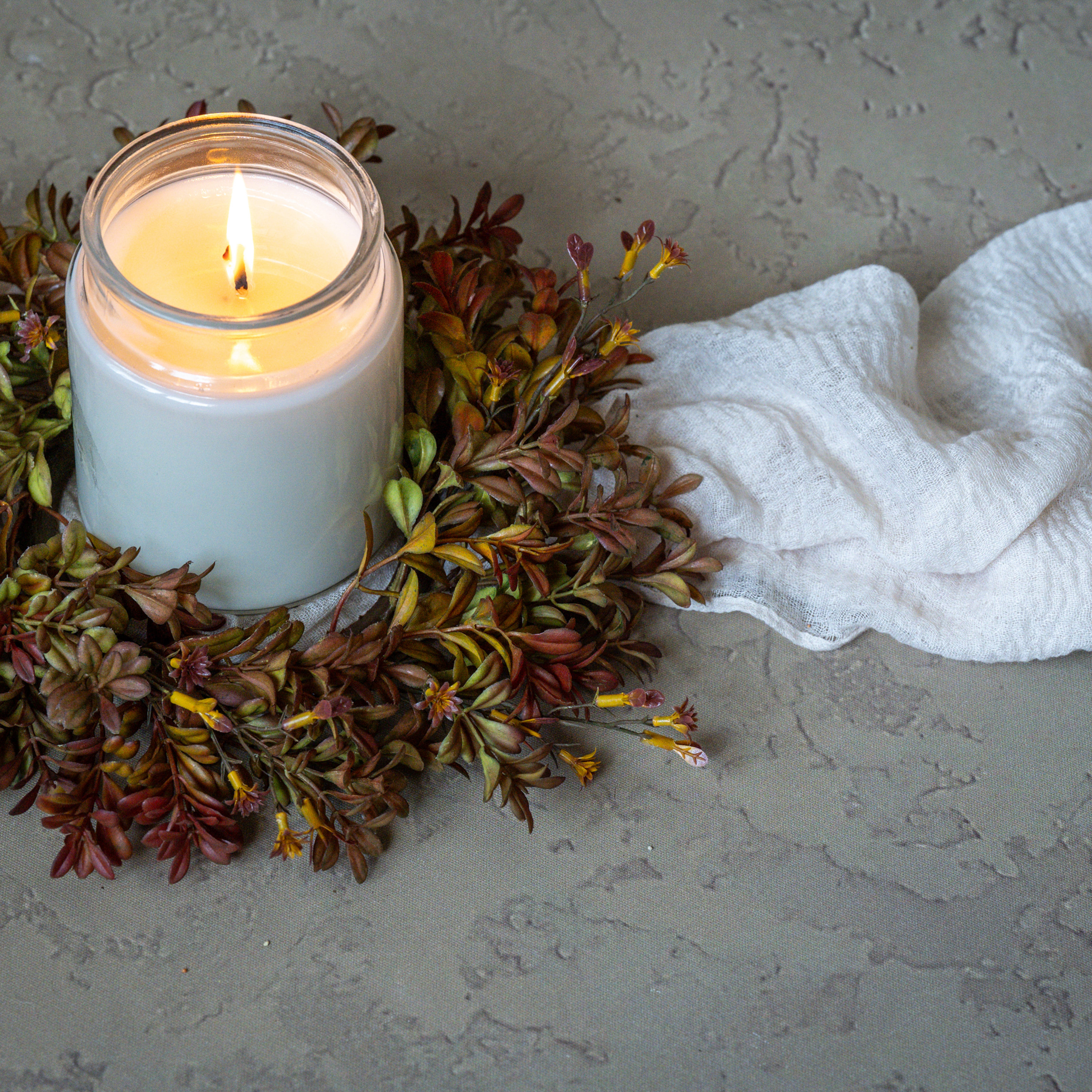 11" AUTUMN BOXWOOD & RAGWORT CANDLE RING
