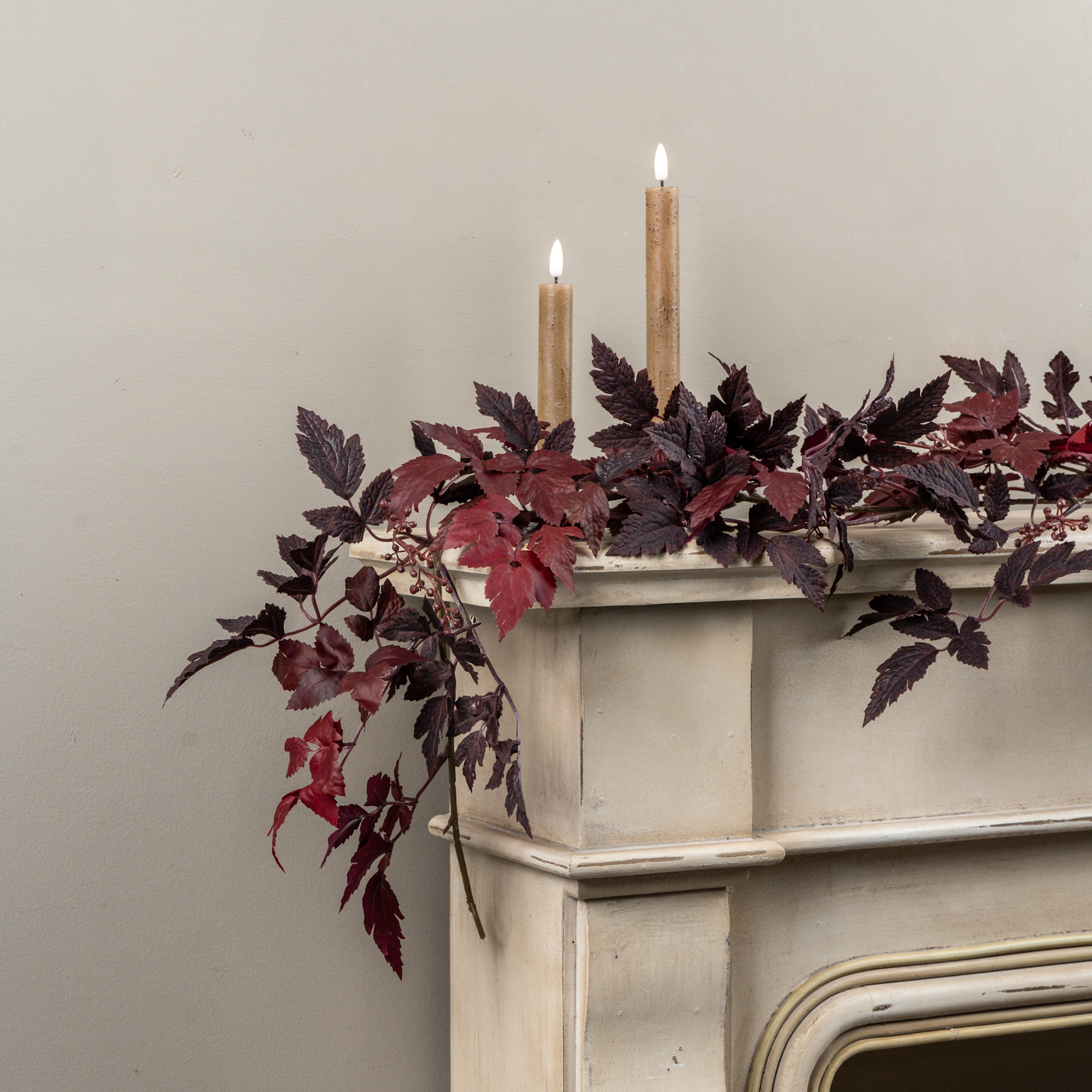 6' BURGUNDY BERRY & BUGBANE LEAF GARLAND
