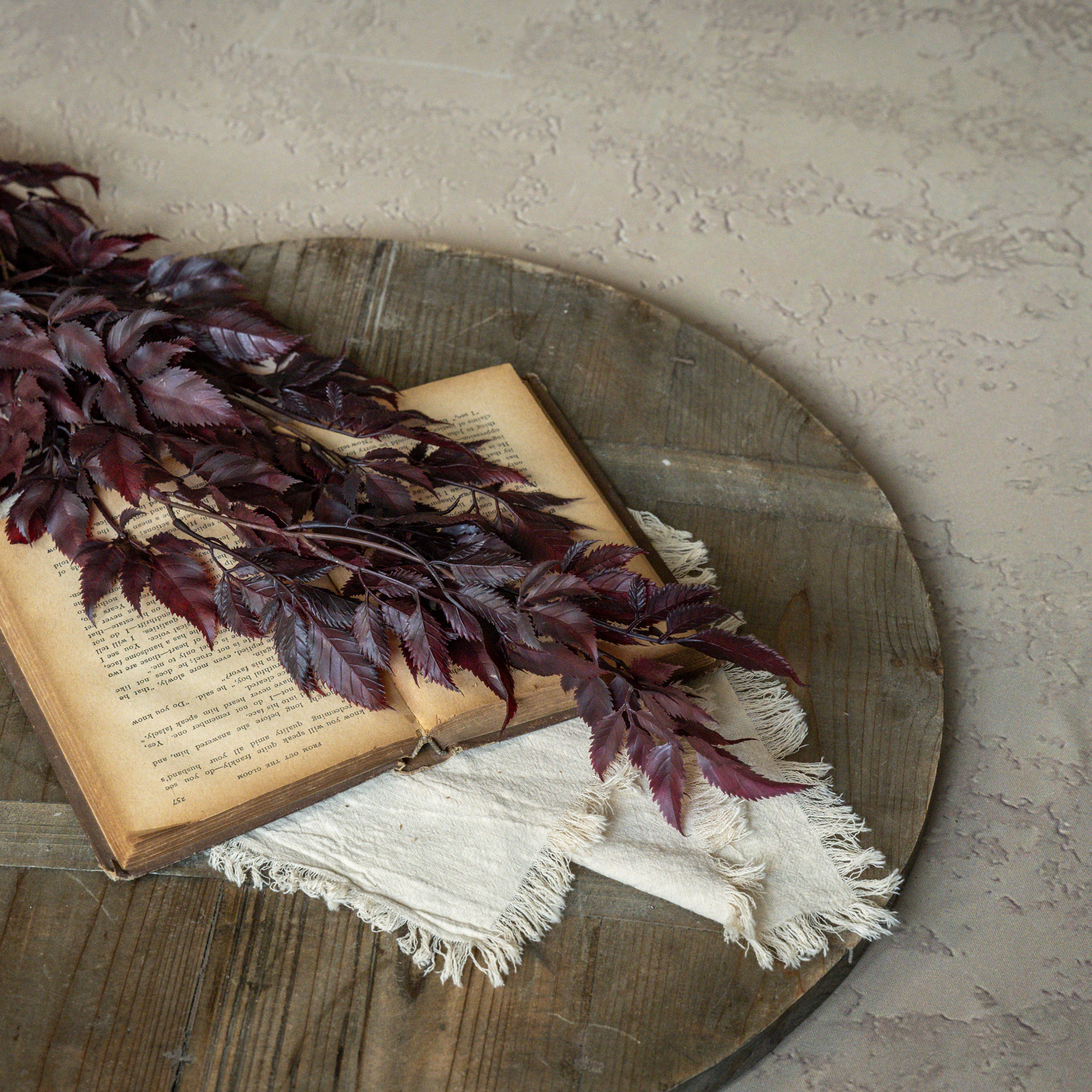 30" BURGUNDY SPIKENARD HANGING BUSH