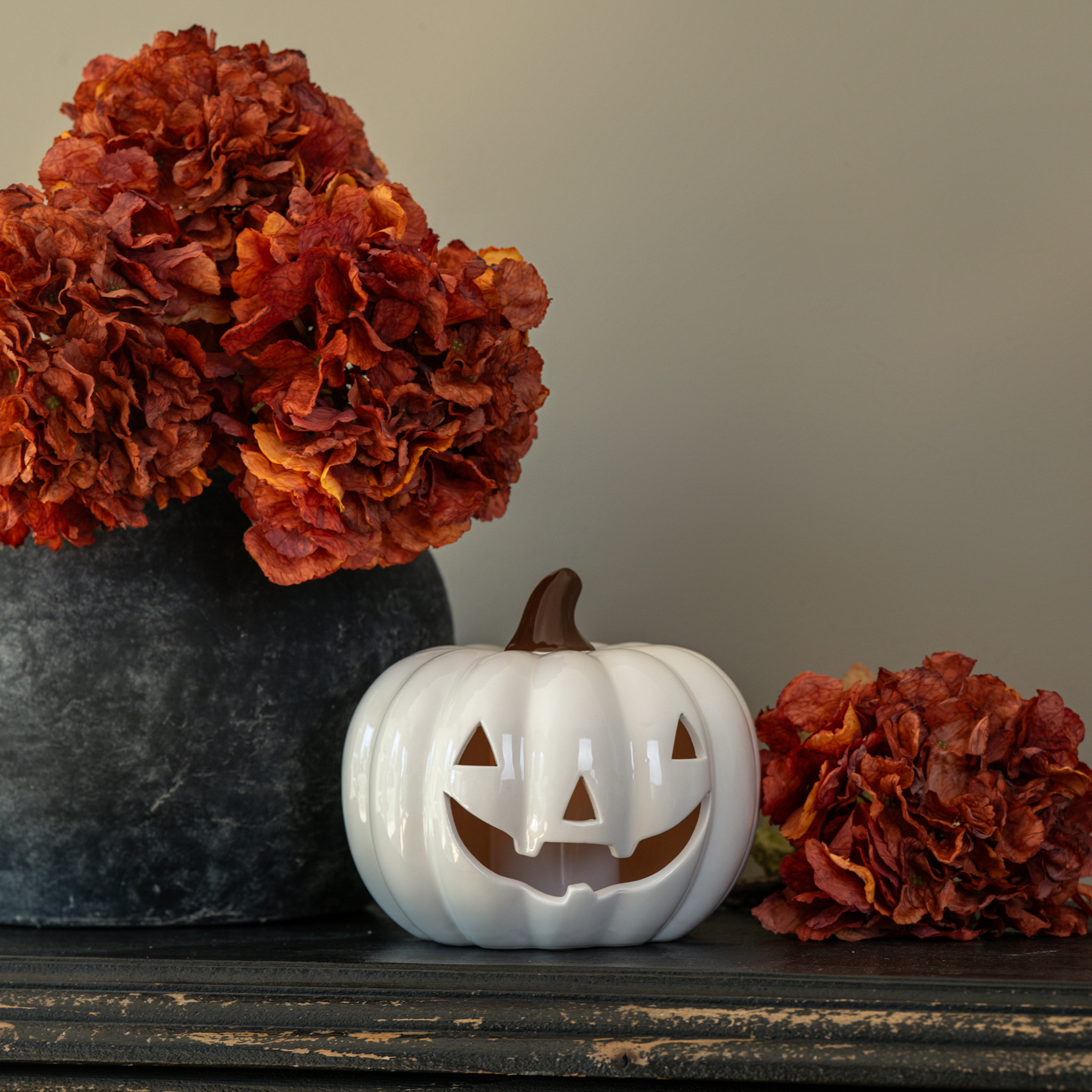 6.25" WHITE CERAMIC LED PUMPKIN