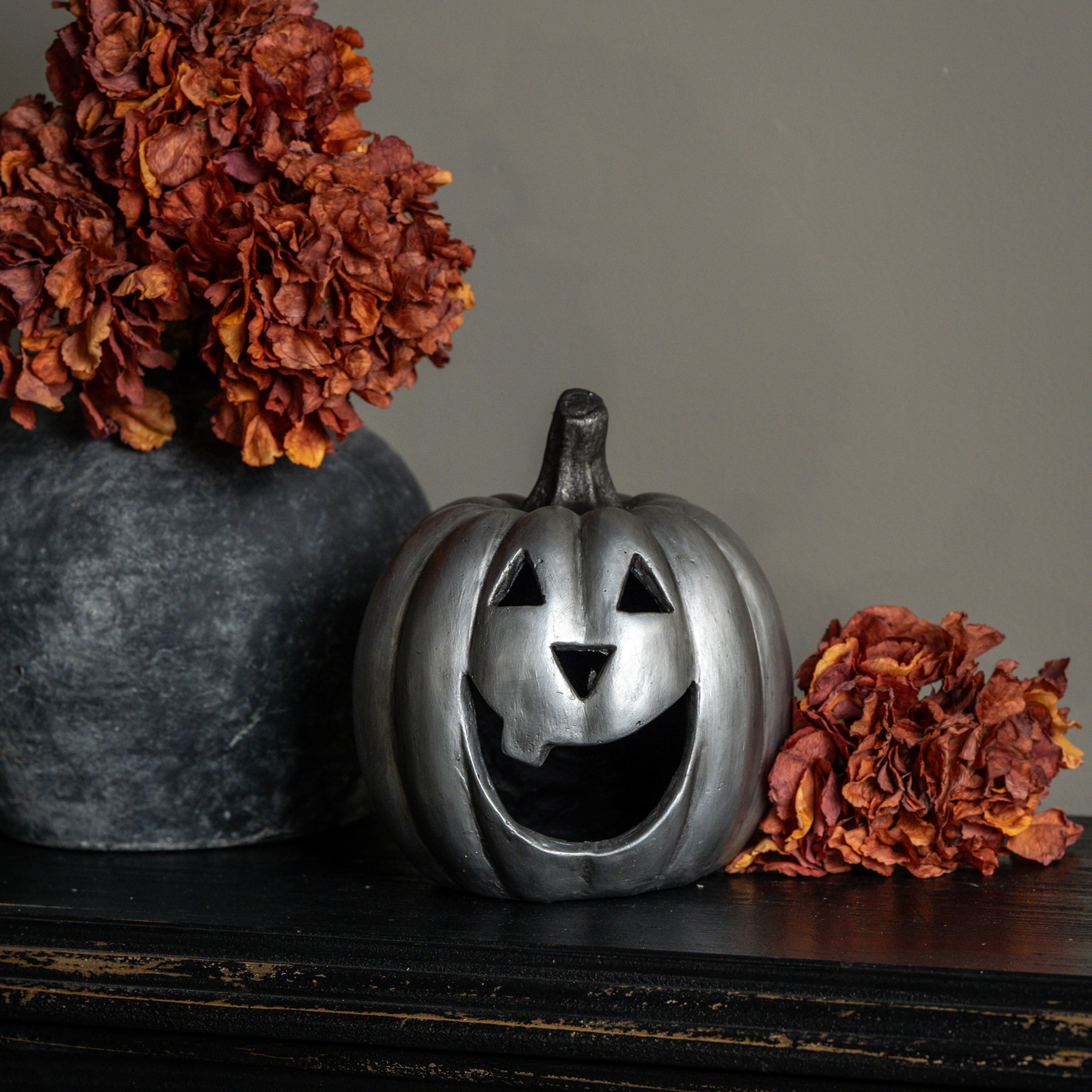 8.5" SILVER BIG MOUTH PUMPKIN