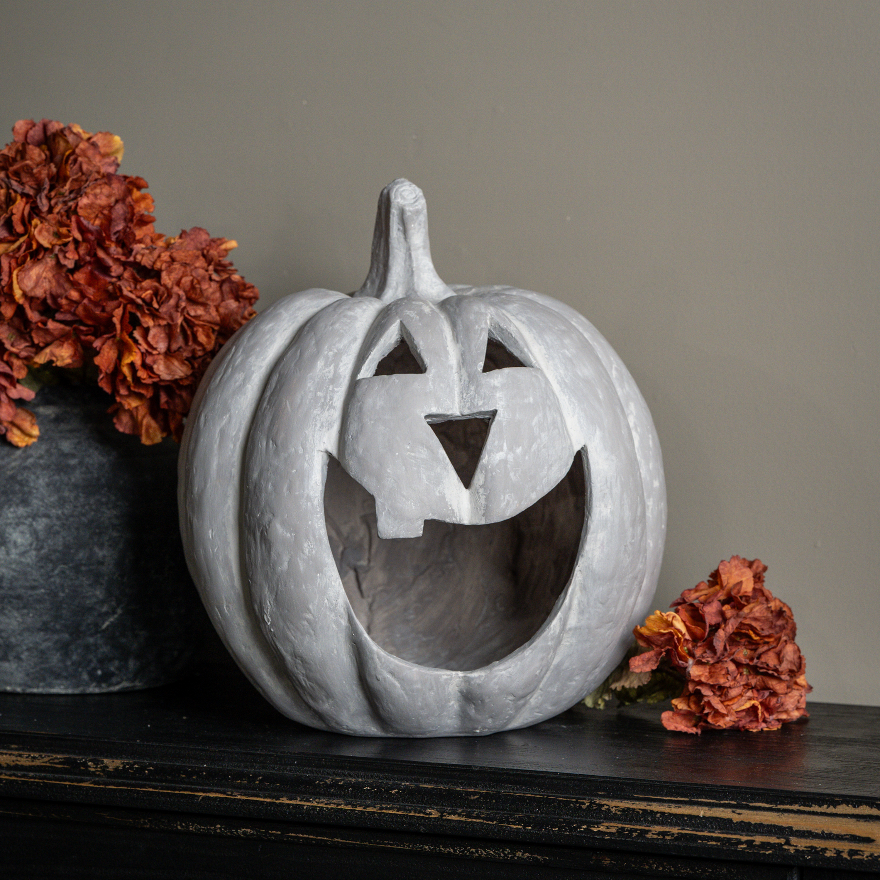 15" GREY BIG MOUTH PUMPKIN
