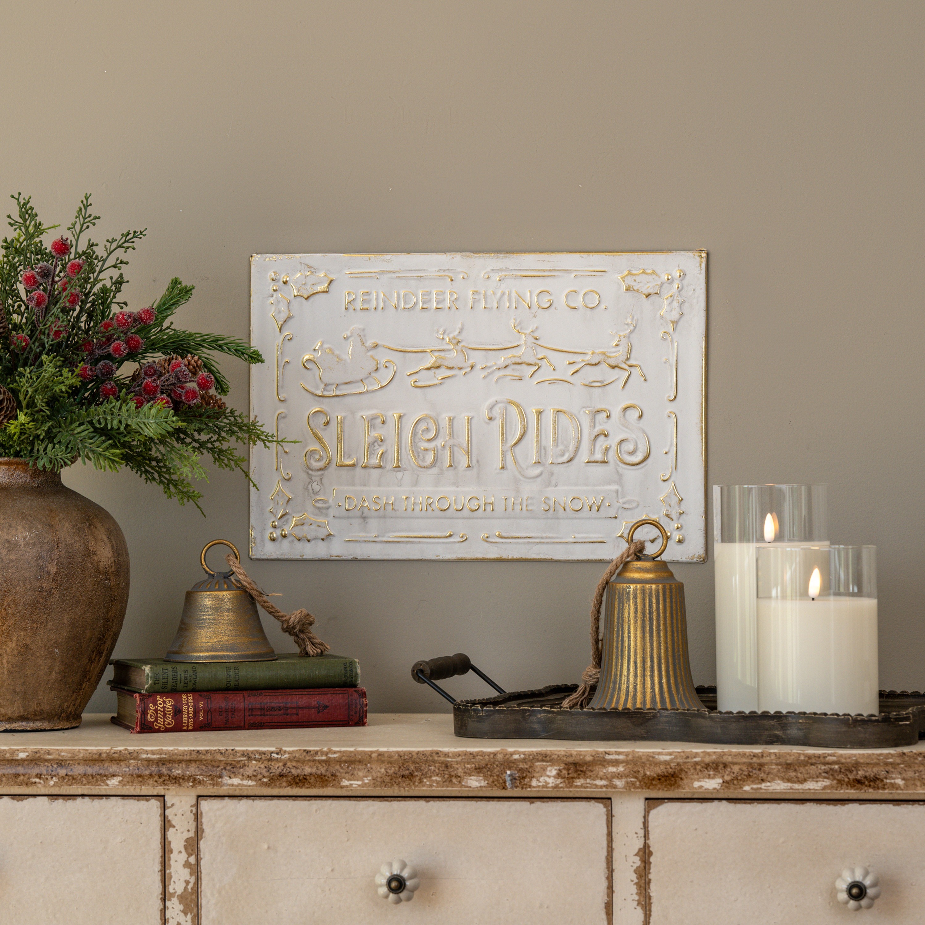 16.75" GOLD & WHITE SLEIGH RIDES SIGN
