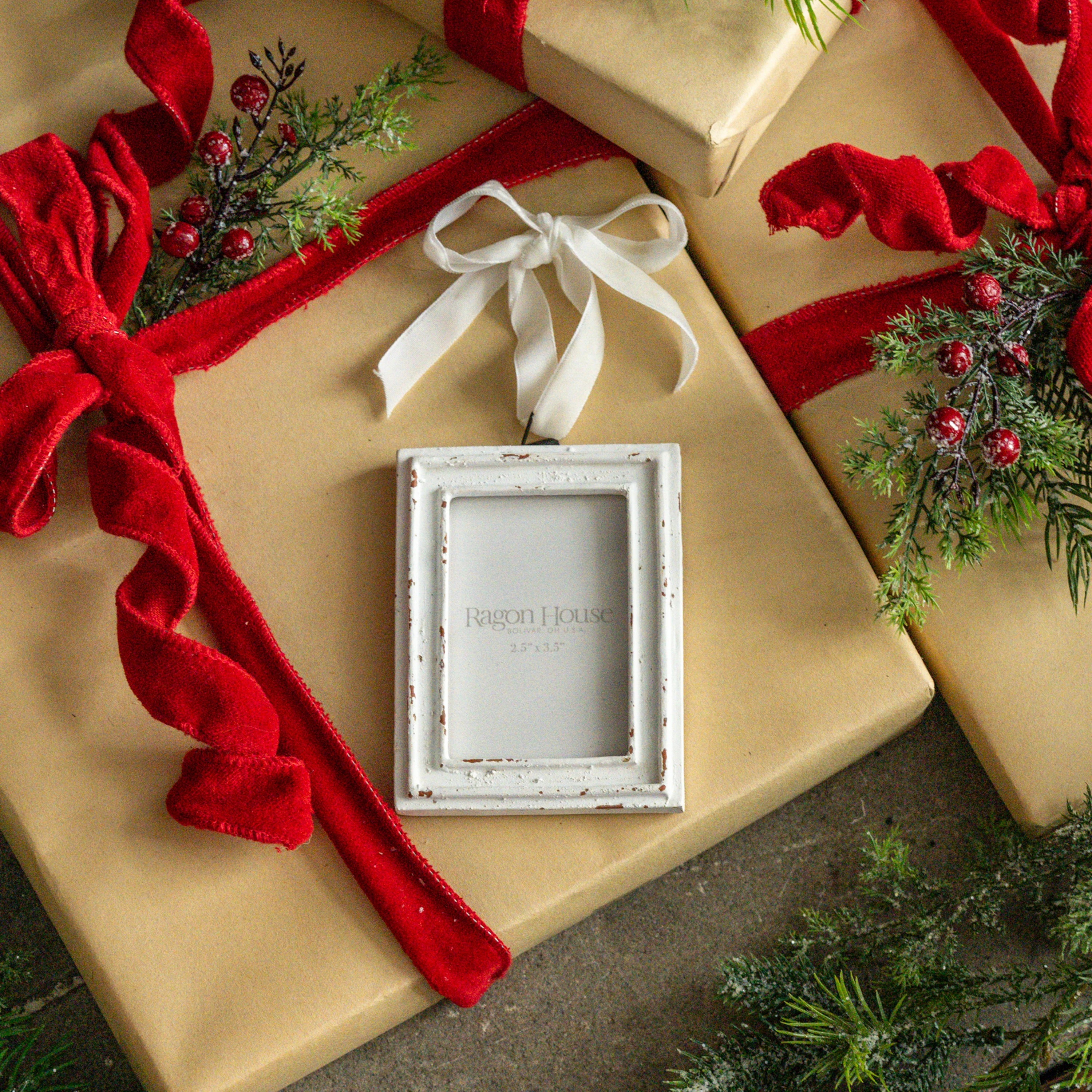 WHITE RECTANGLE FRAME ORNAMENT