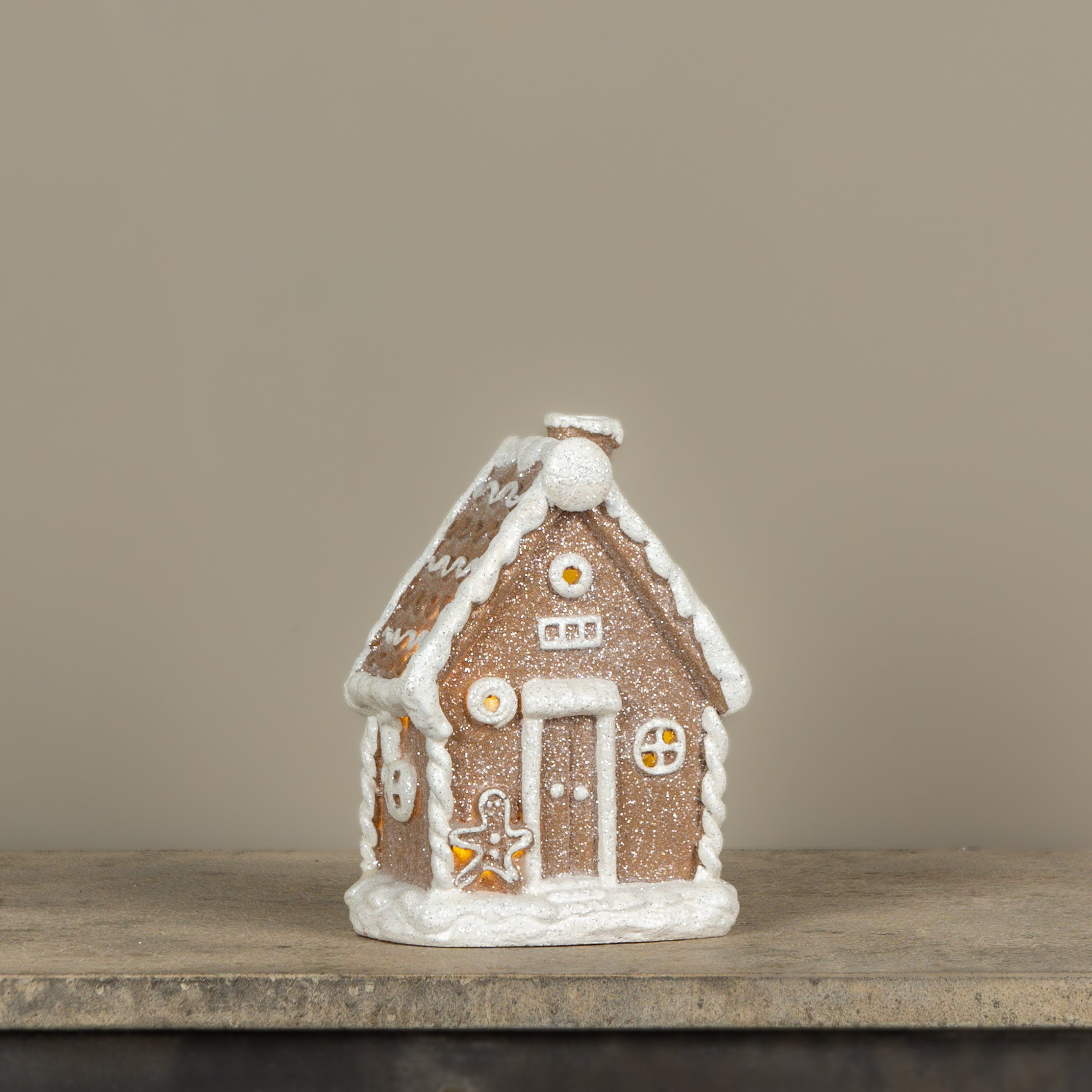 8" LIGHTED GINGERBREAD HOUSE