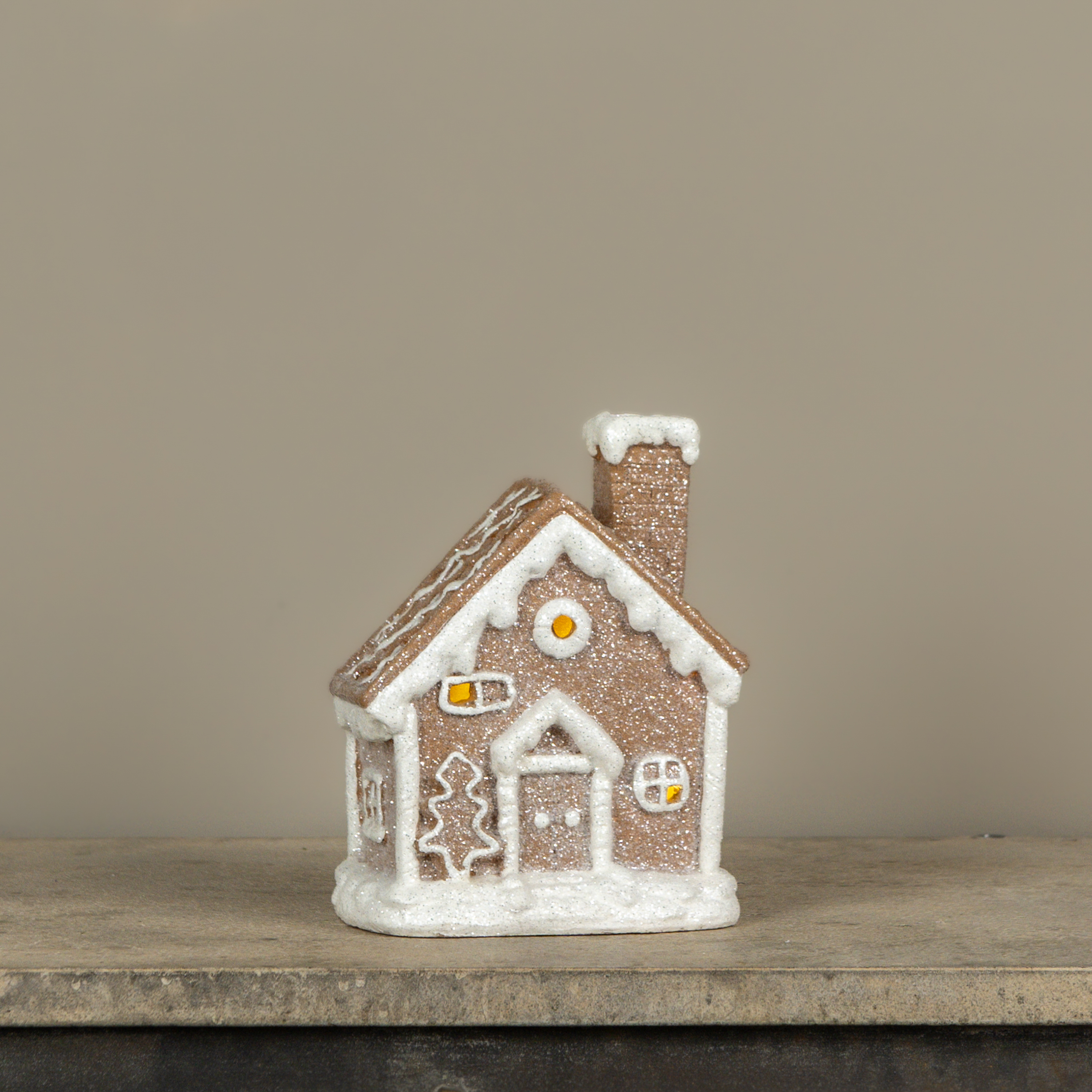 7.75" LIGHTED GINGERBREAD HOUSE