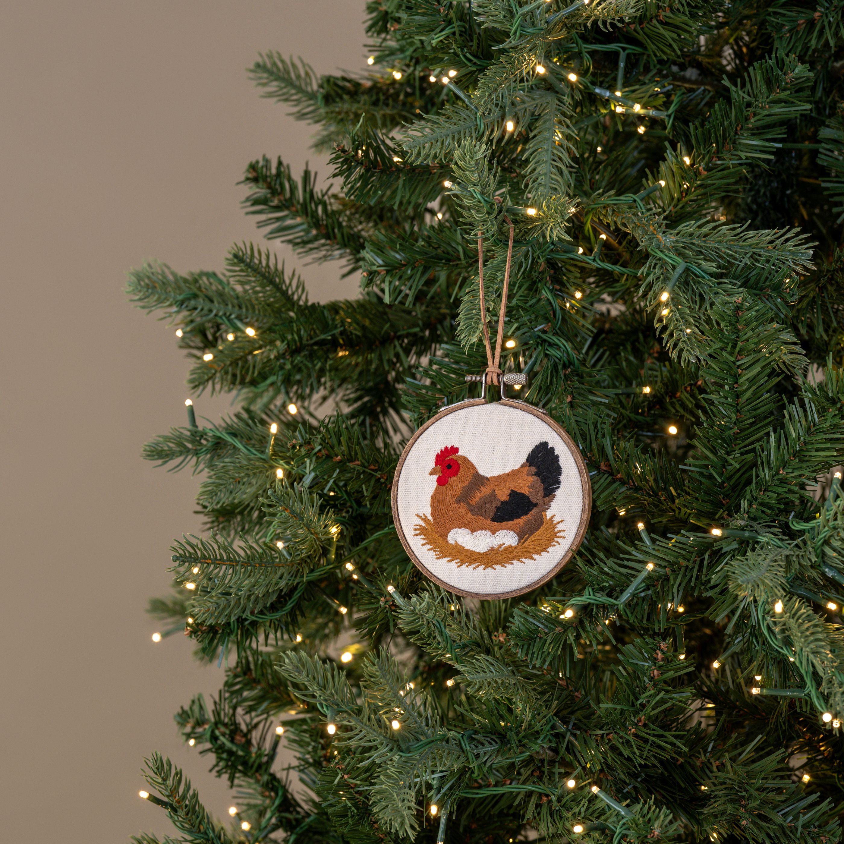 5" MOTHER HEN EMBROIDERED ORNAMENT