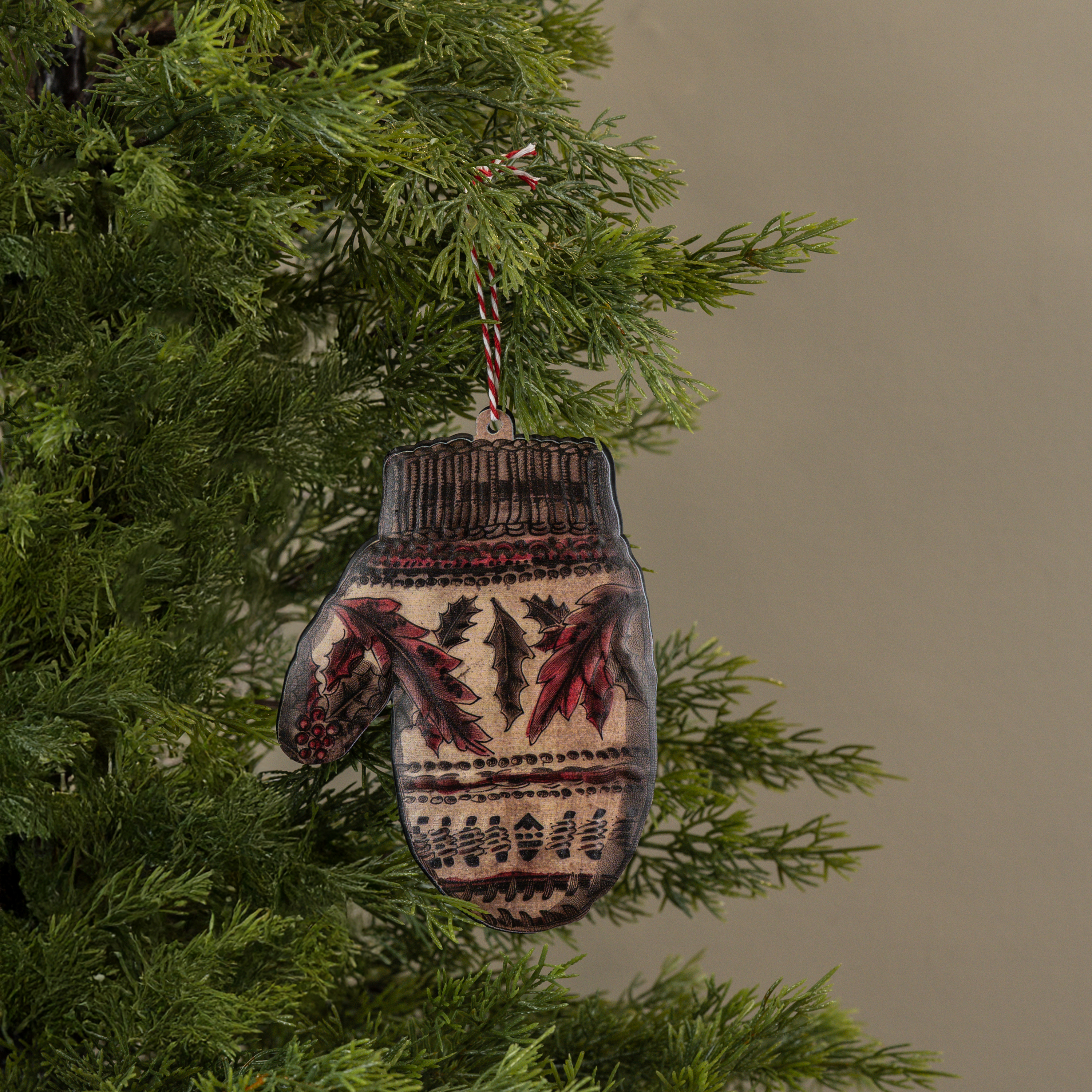 6" VINTAGE MITTEN METAL ORNAMENT