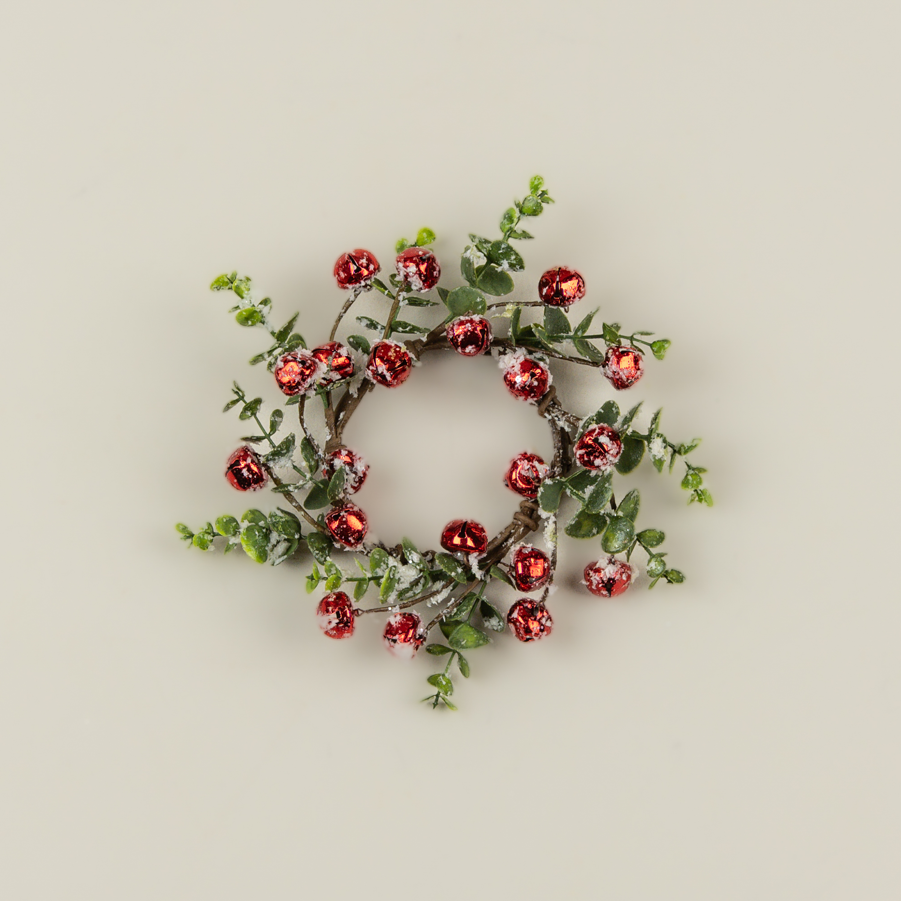 9" SNOWY BOXWOOD & RED BELLS CANDLE RING