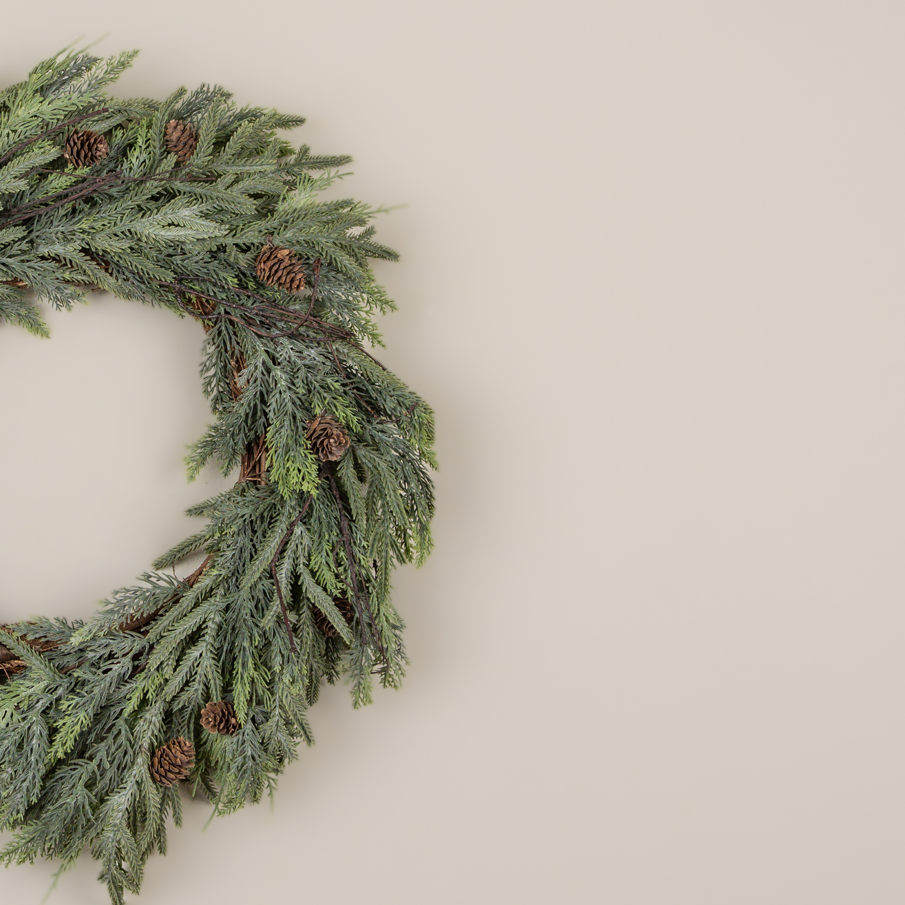 22" JUNIPER, PINE & BERRY WREATH