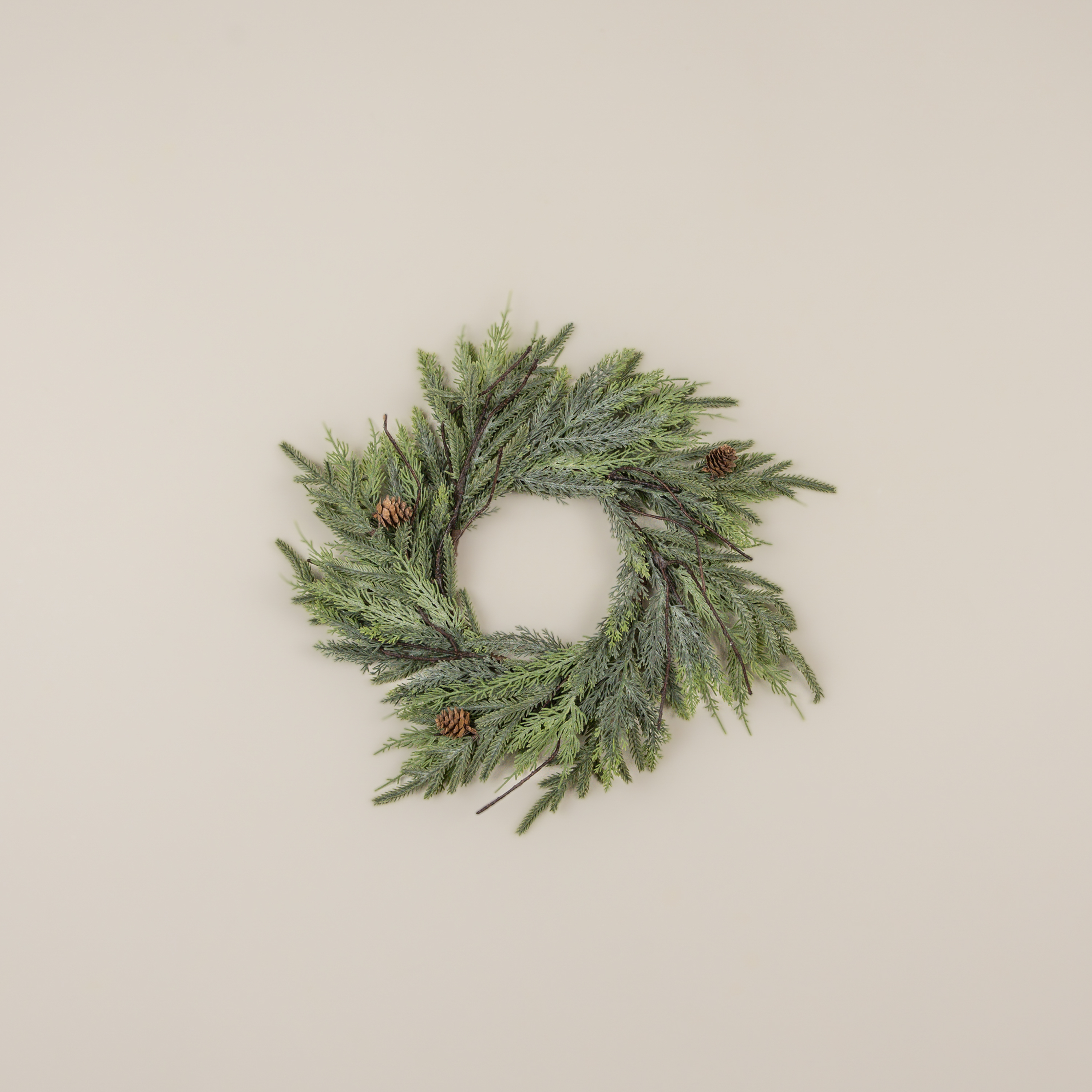18" JUNIPER, PINE & BERRY CANDLE RING