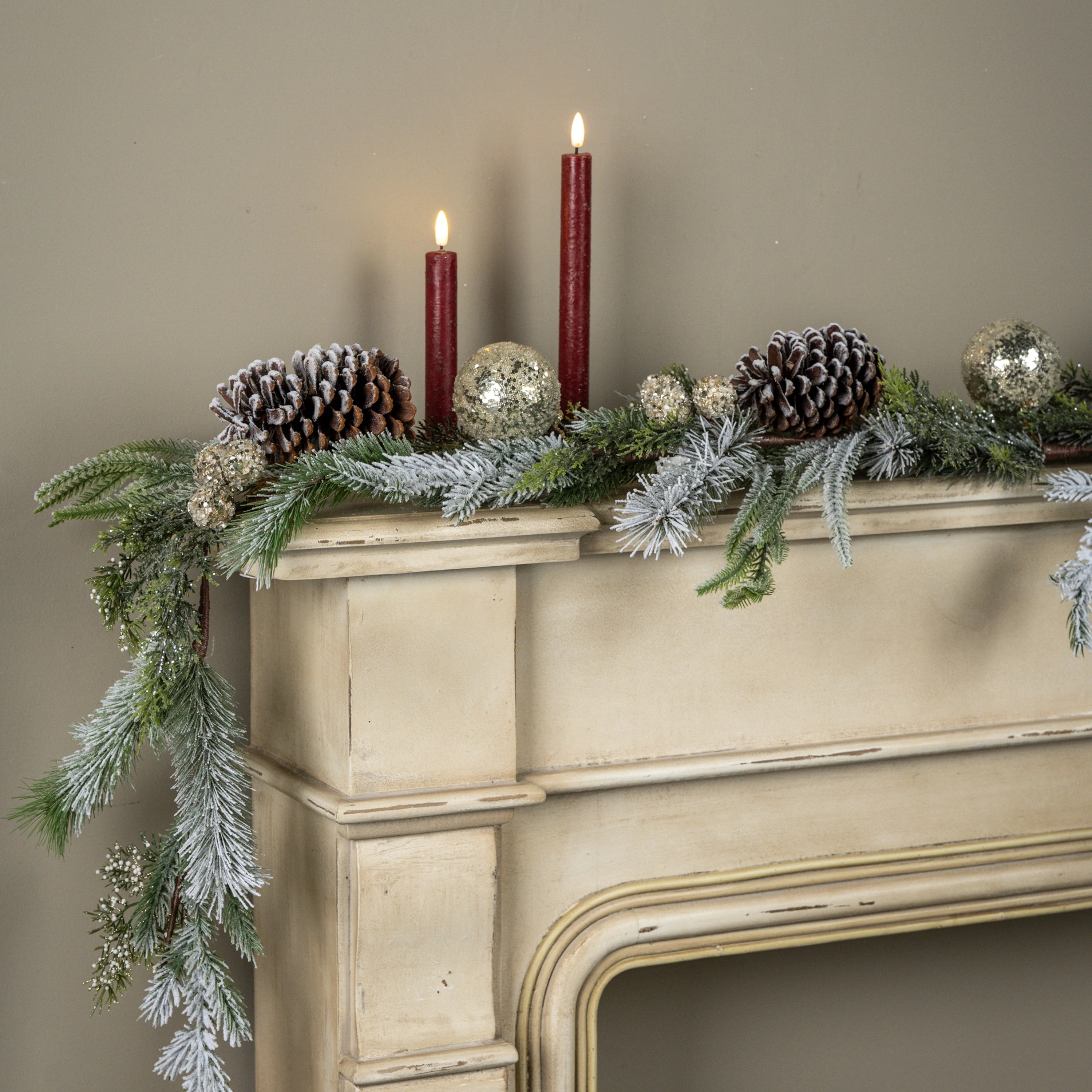 6' FROSTED PINE, GLITTER BALL & PINECONE GARLAND