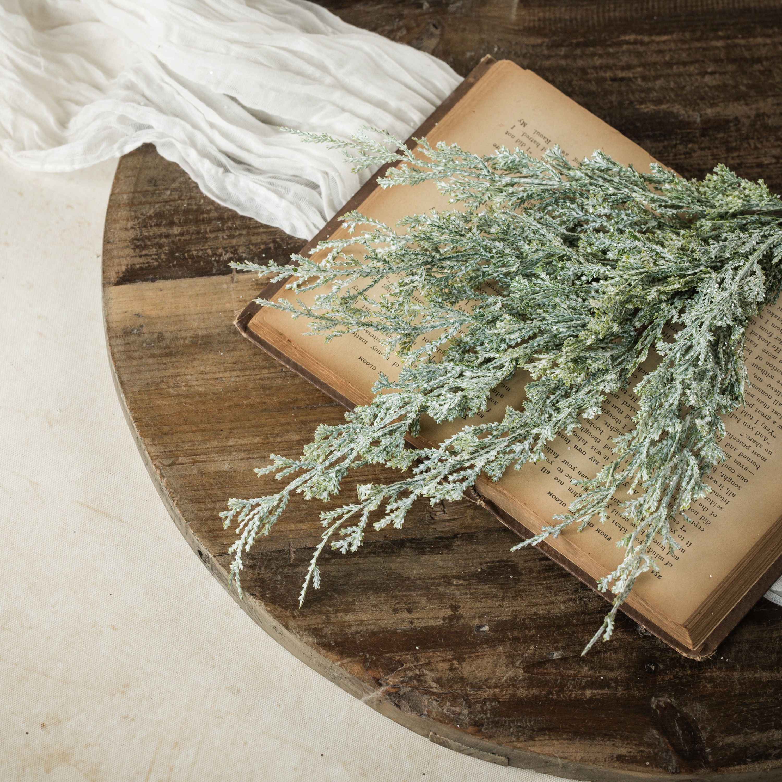 18" GLITTERED WHITE CYPRESS SPRAY