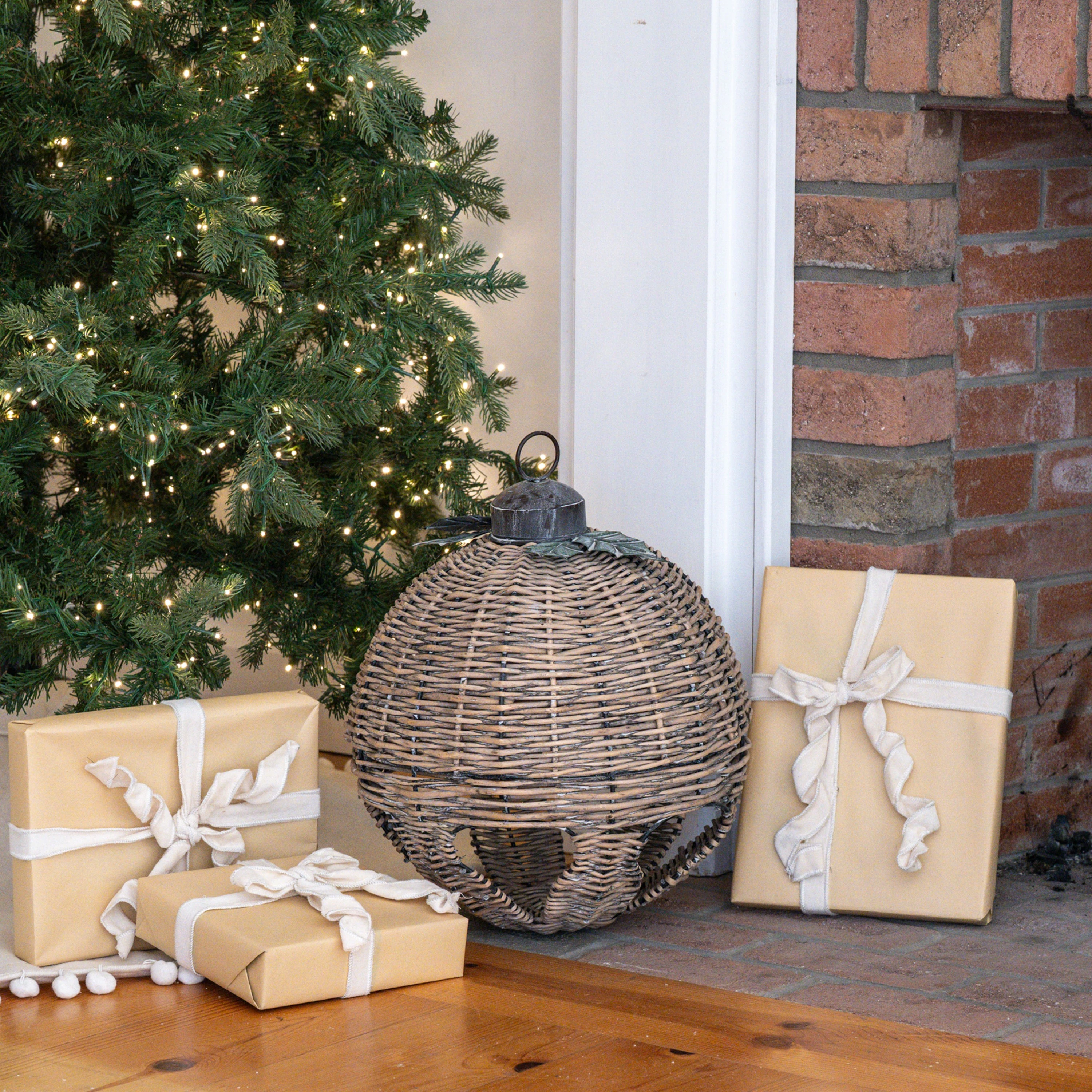14.25" WICKER SLEIGH BELL W/ HOLLY
