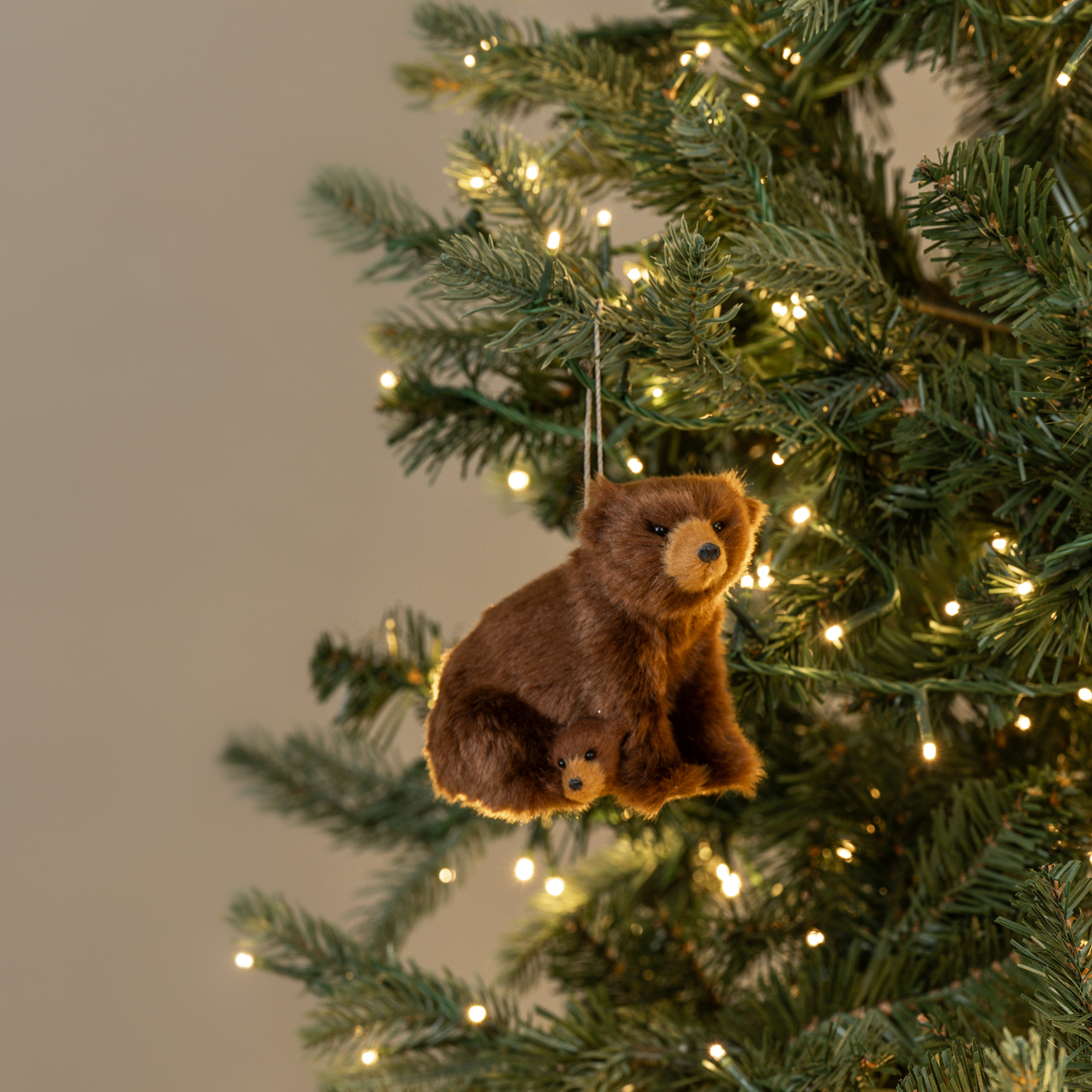 SITTING MAMA & BEAR CUB ORNAMENT