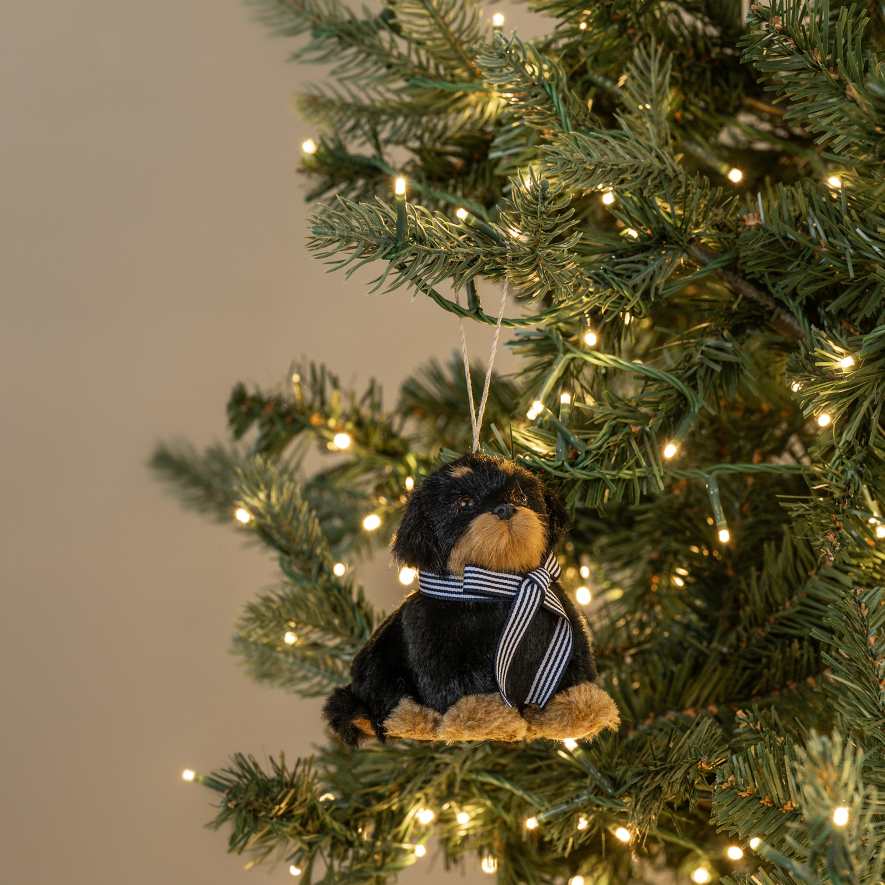 4" SITTING ROTTWEILER ORNAMENT