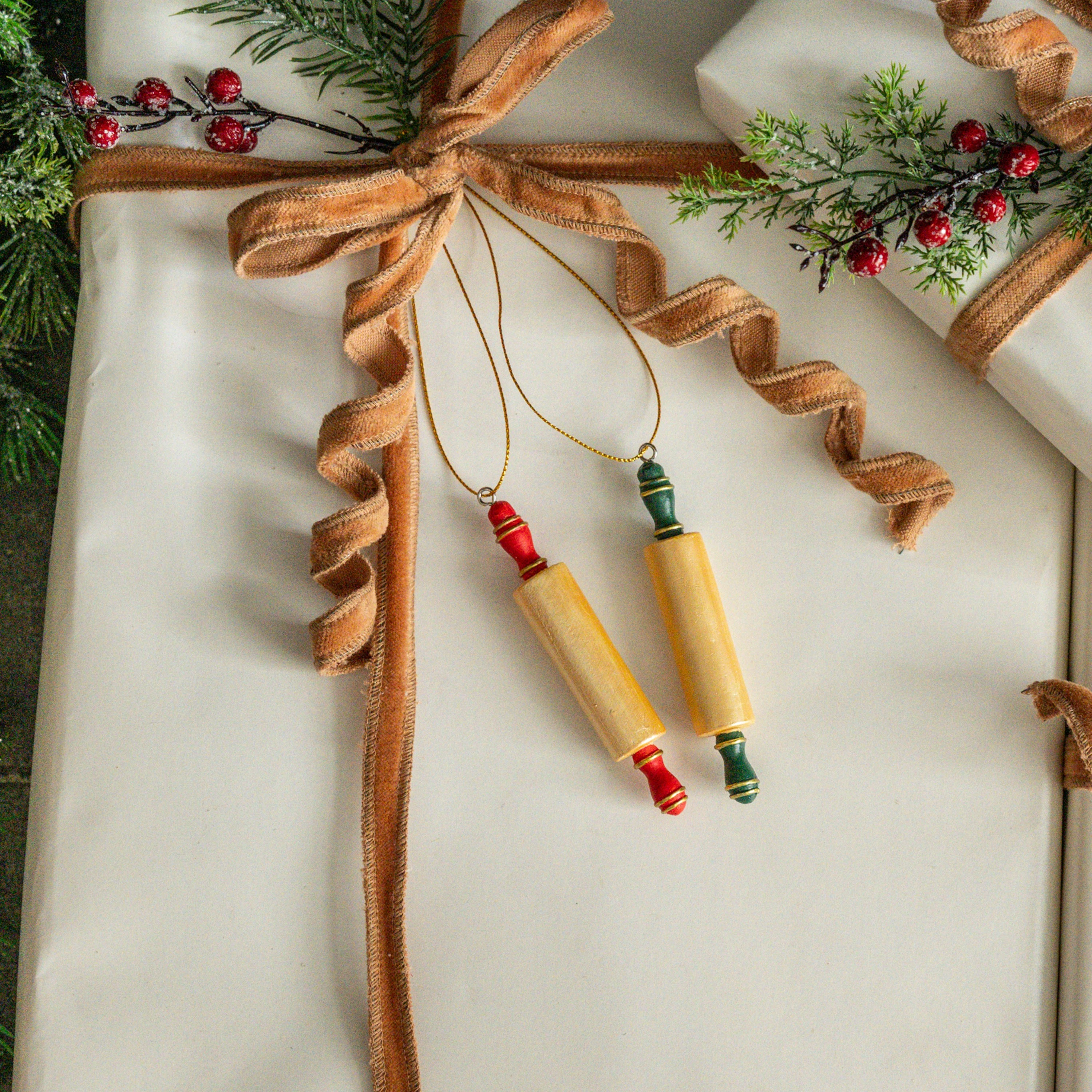 SET/ 2 ROLLING PIN ORNAMENTS