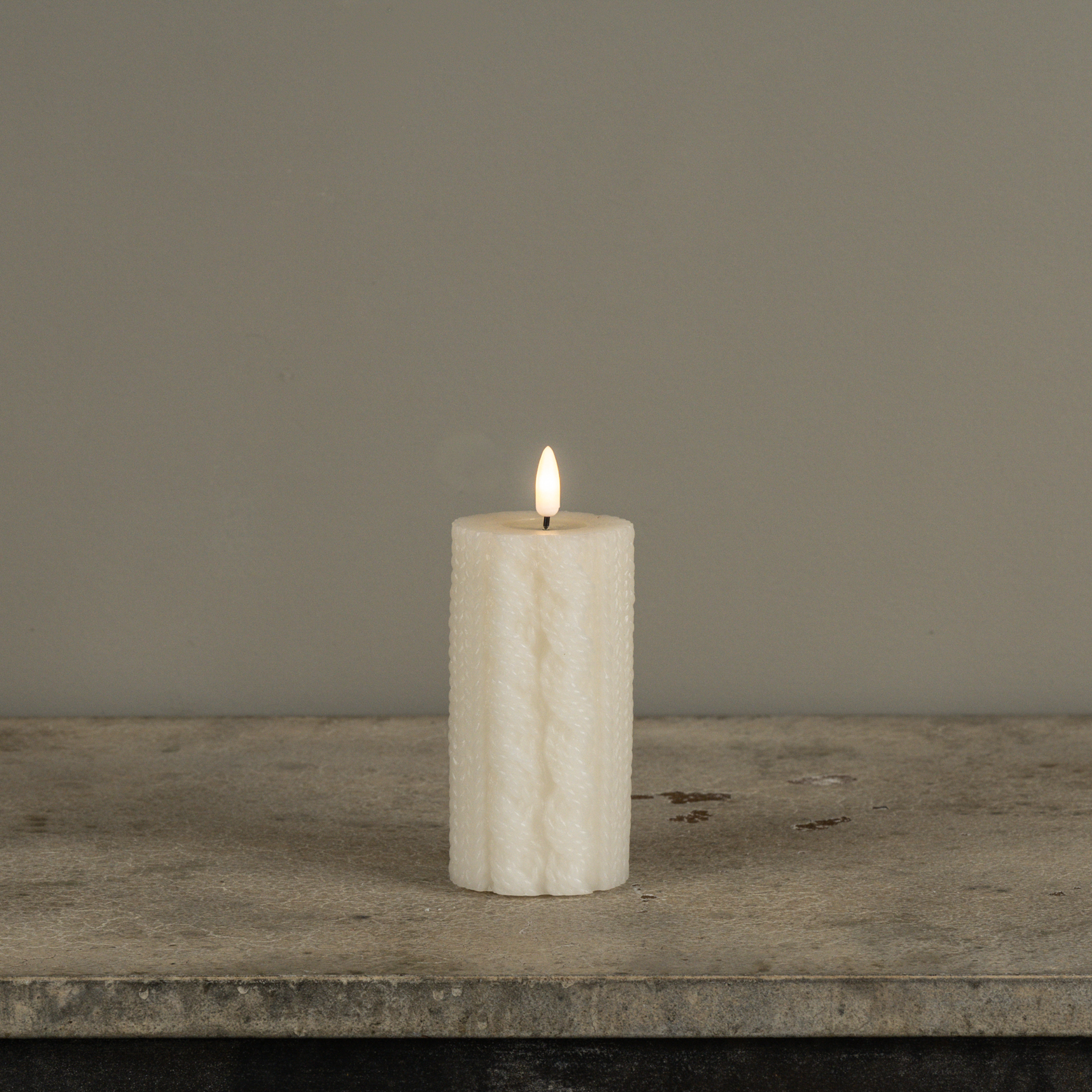 5" CREAM SWEATER 3D FLAME CANDLE